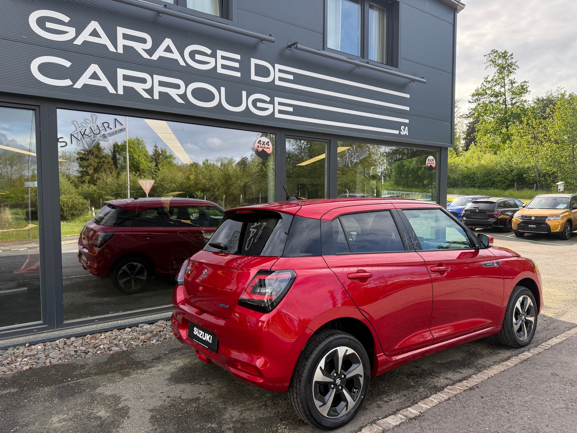SUZUKI Swift 1.2 Sakura Top Hybrid 4x4-image-5
