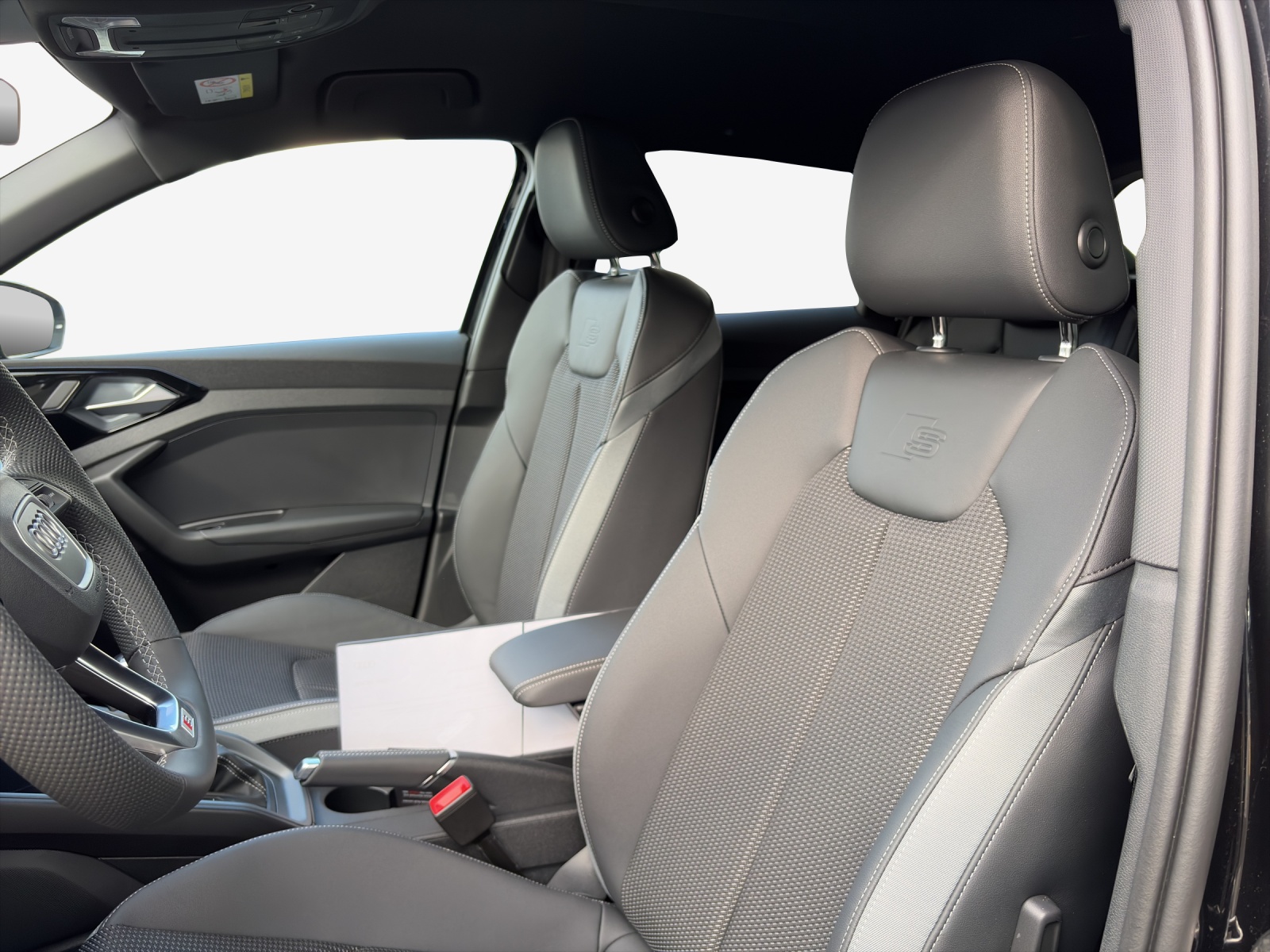 AUDI A1 Sportback 30 TFSI S Line Attraction S-tronic-image-12