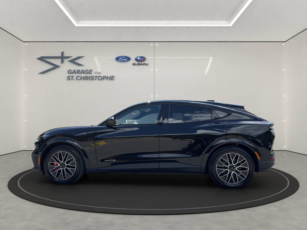 FORD Mustang Mach-E Premium AWD-showroom-element-1