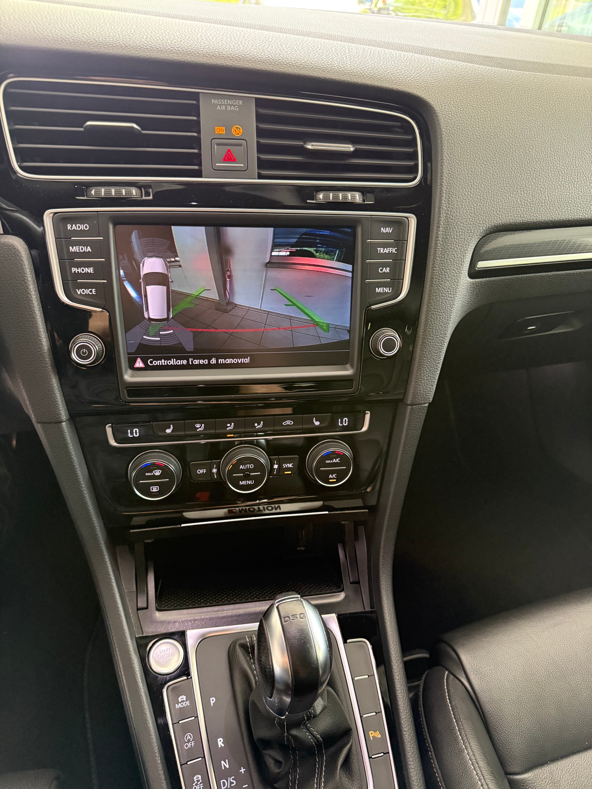 VW Golf 2.0 TSI R 4Motion DSG-image-11