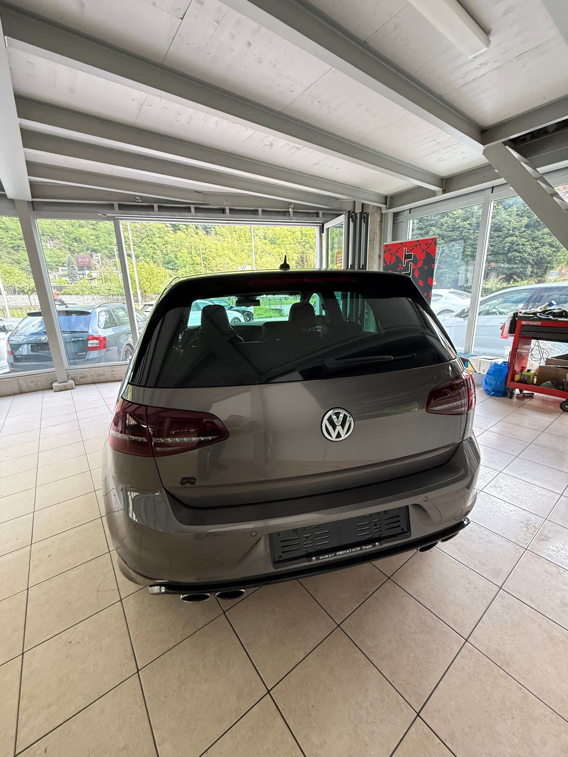 VW Golf 2.0 TSI R 4Motion DSG-image-5