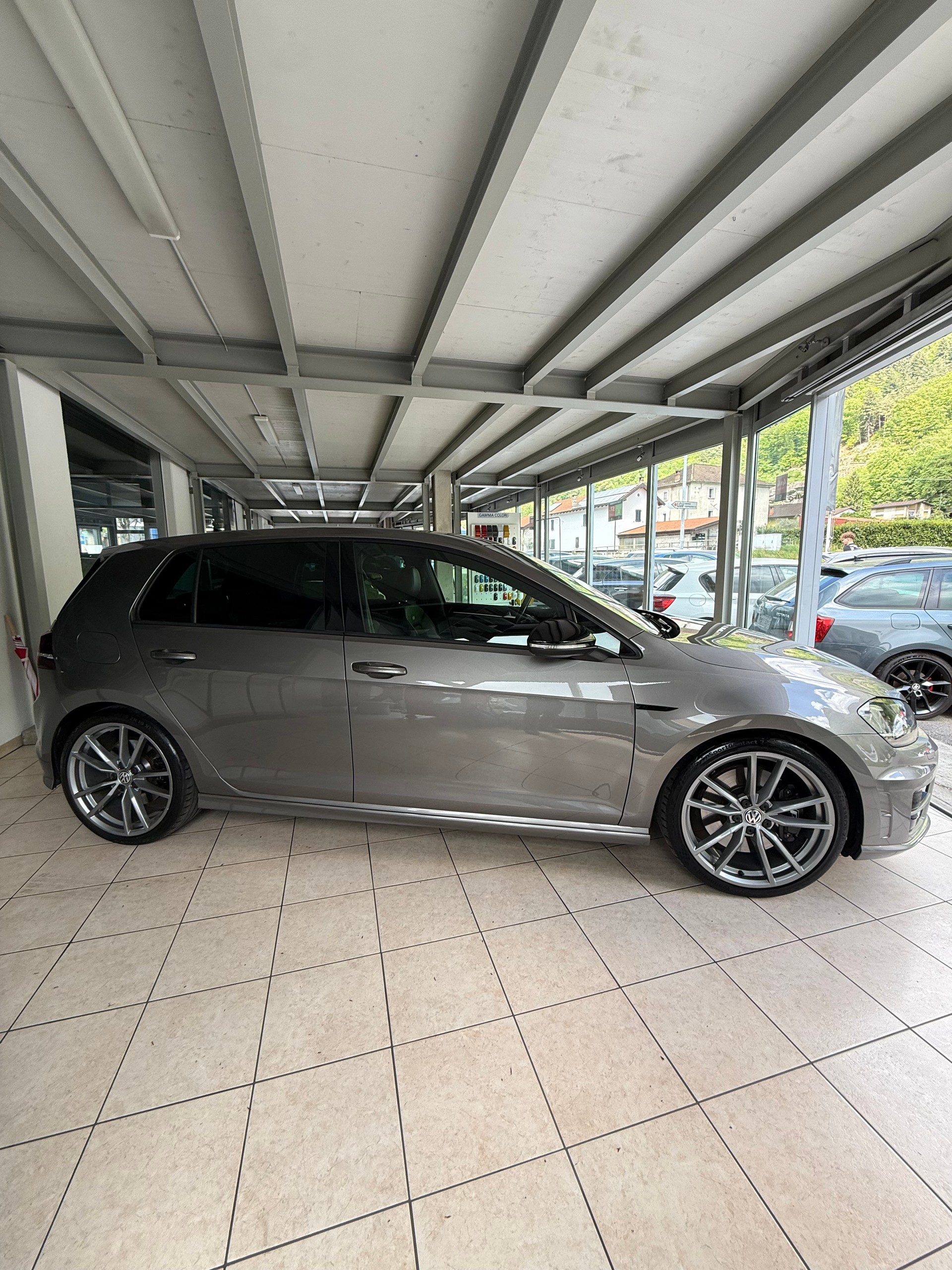 VW Golf 2.0 TSI R 4Motion DSG-image-6