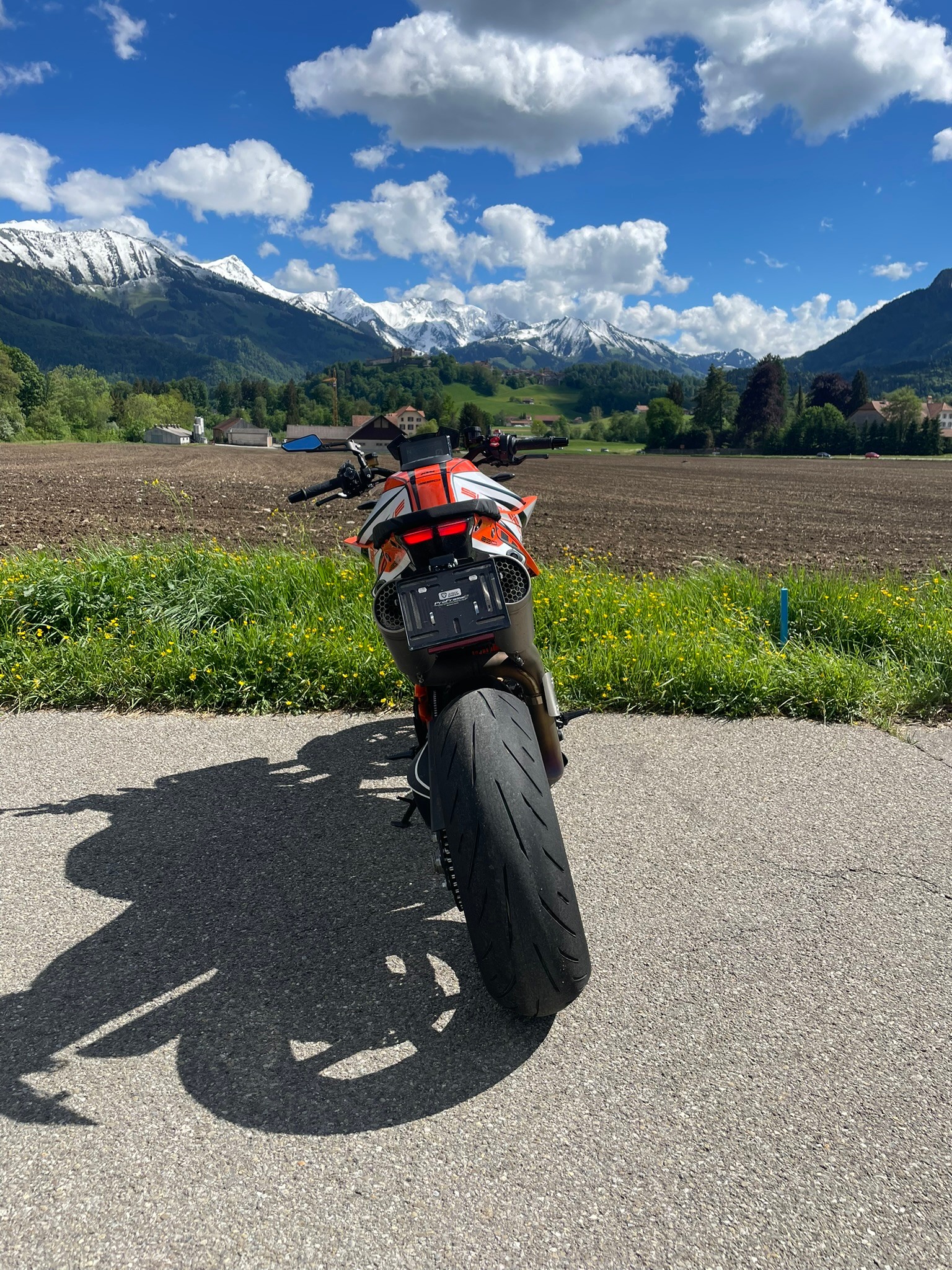 KTM 1290 Super Duke R-showroom-element-3