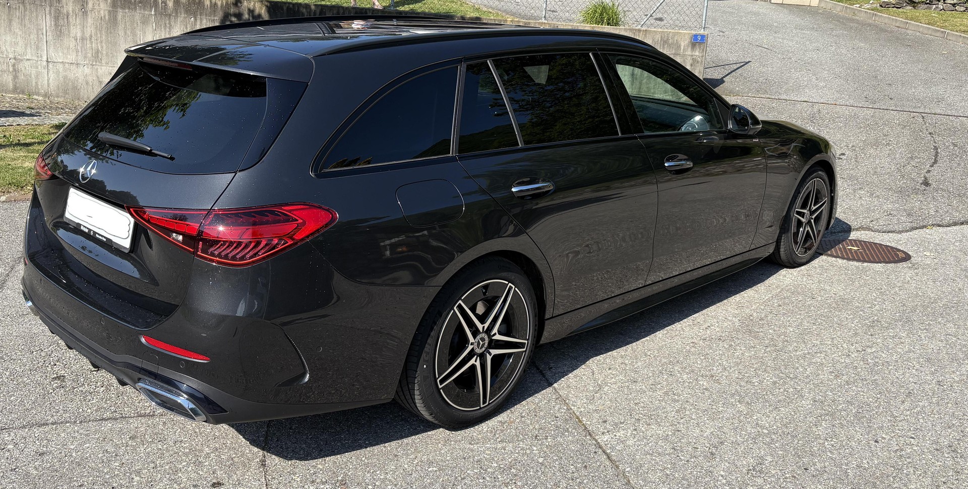MERCEDES-BENZ C 300 AMG Line 4matic-image-0
