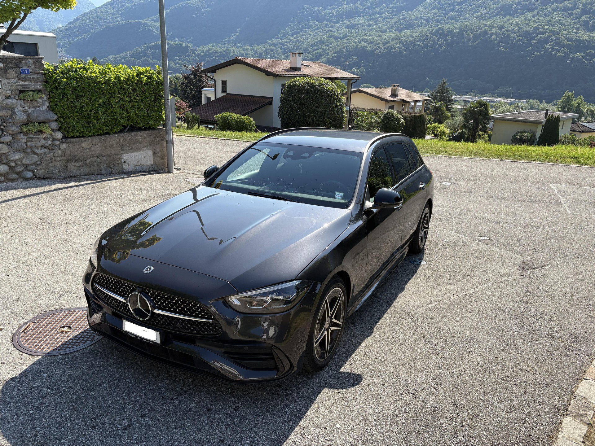 MERCEDES-BENZ C 300 AMG Line 4matic-image-1