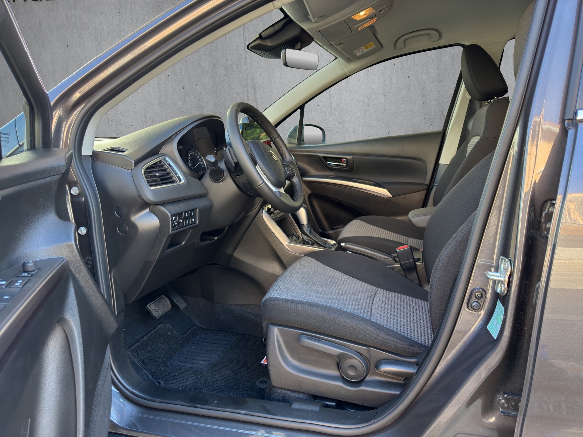 SUZUKI S-Cross 1.4 16V Compact+ MHD 4WD Automatic-image-7