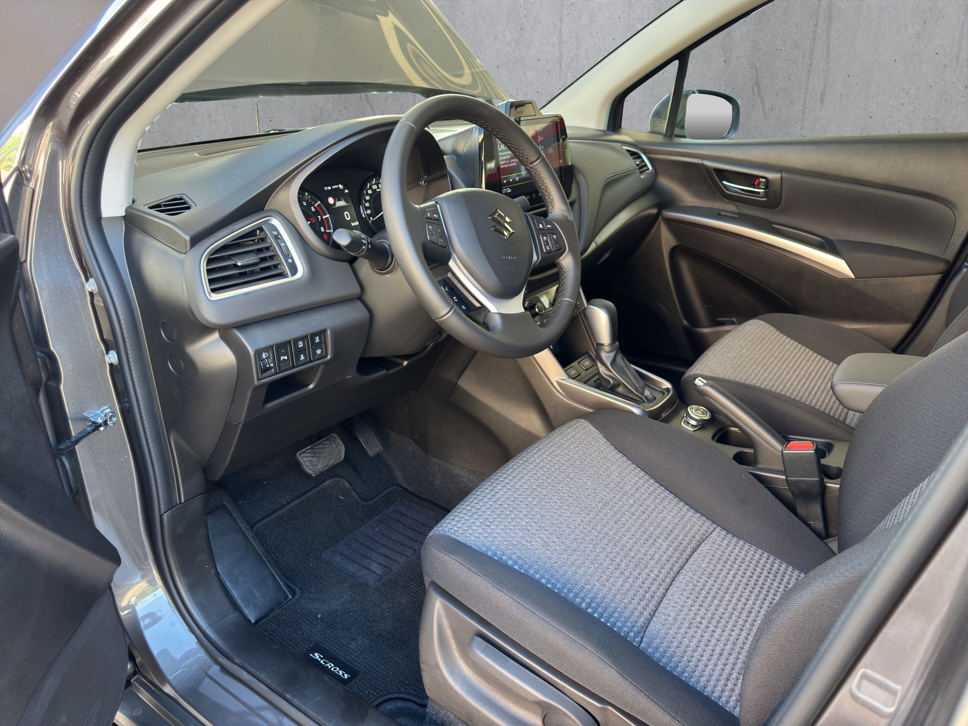 SUZUKI S-Cross 1.4 16V Compact+ MHD 4WD Automatic-image-10