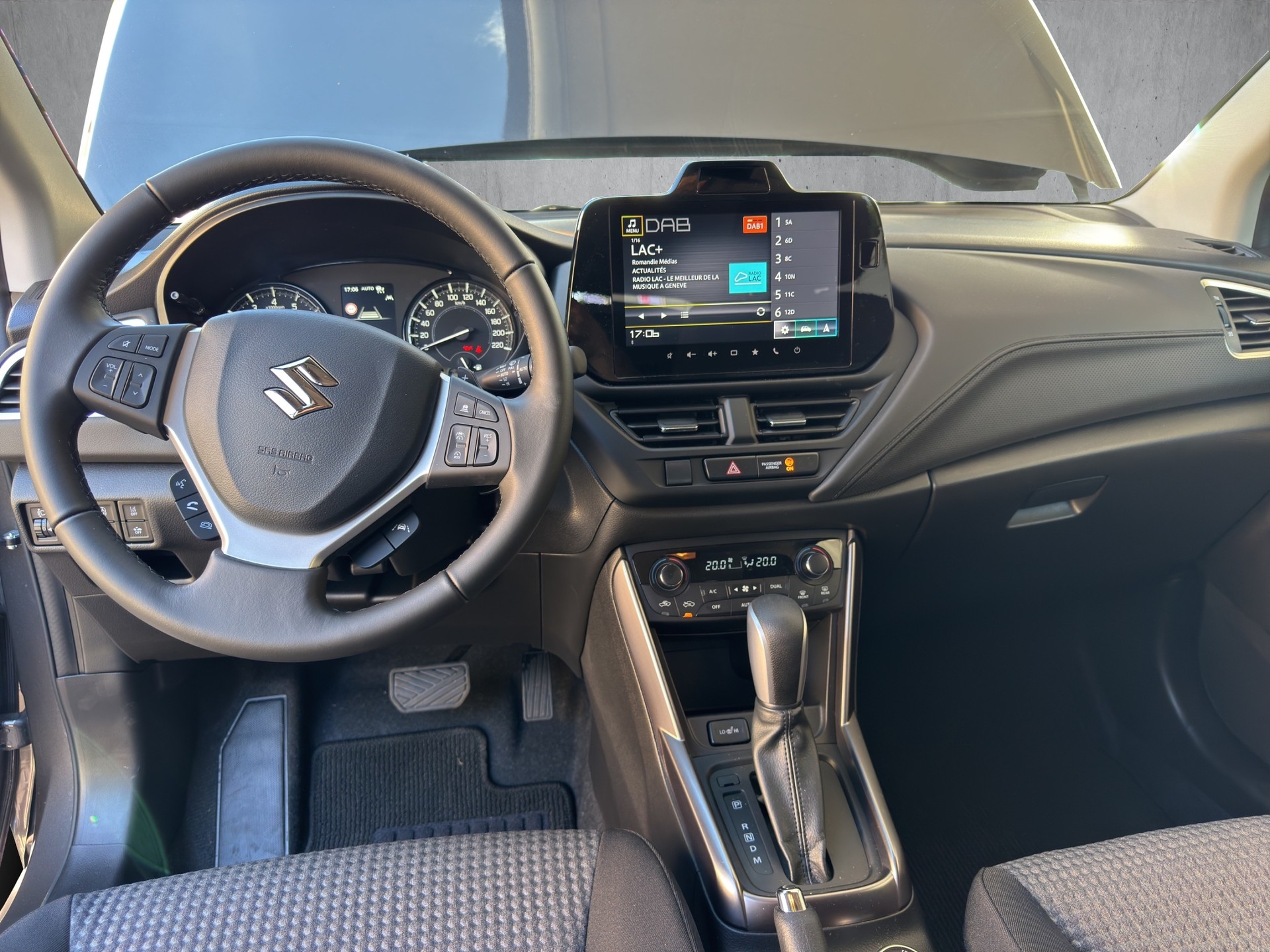 SUZUKI S-Cross 1.4 16V Compact+ MHD 4WD Automatic-image-11