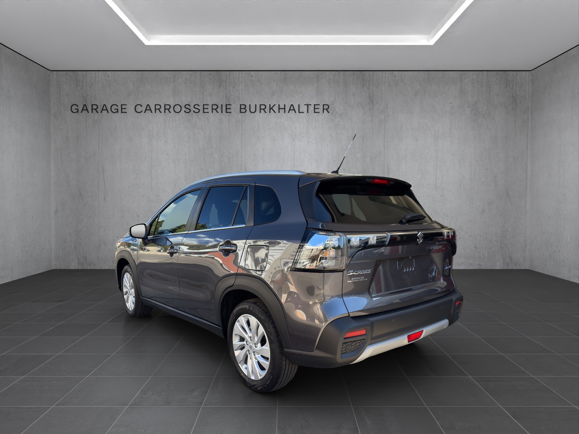 SUZUKI S-Cross 1.4 16V Compact+ MHD 4WD Automatic-image-3