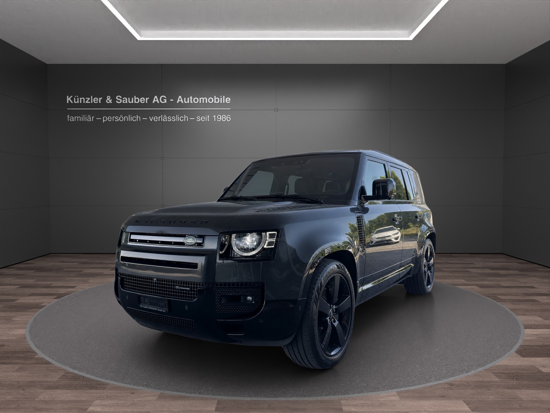 LAND ROVER Defender 110 3.0 D I6 300 X-Dynamic HSE AWD AT8