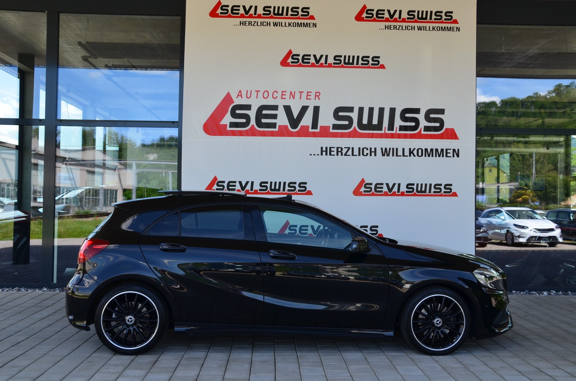 MERCEDES-BENZ A 250 AMG Line 4Matic 7G-DCT*Frisch ab MFK,1 Jahr oder 20000km Garantie auf Motor und Getriebe*-showroom-element-3