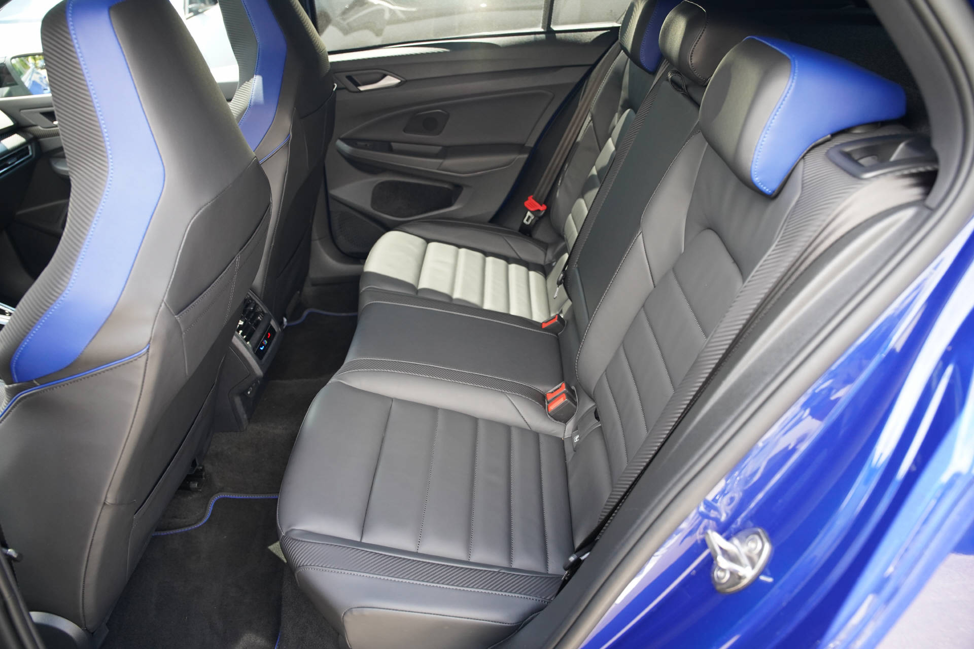 VW Golf 2.0 TSI R Black Edition DSG 4 Motion-image-10