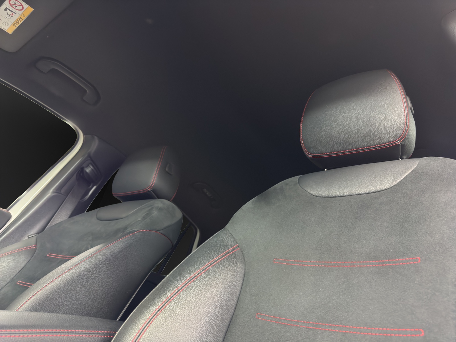 MERCEDES-BENZ GLA 250e AMG Line 8G-DCT-image-13