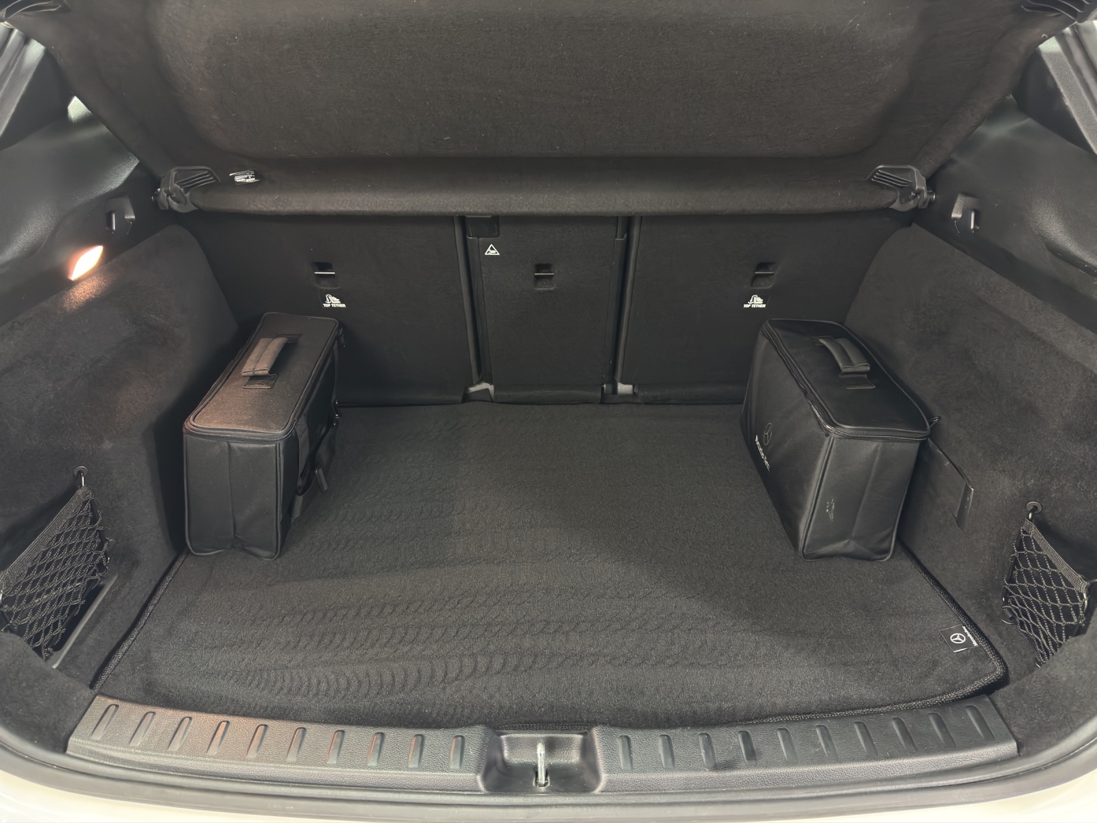 MERCEDES-BENZ GLA 250e AMG Line 8G-DCT-image-8