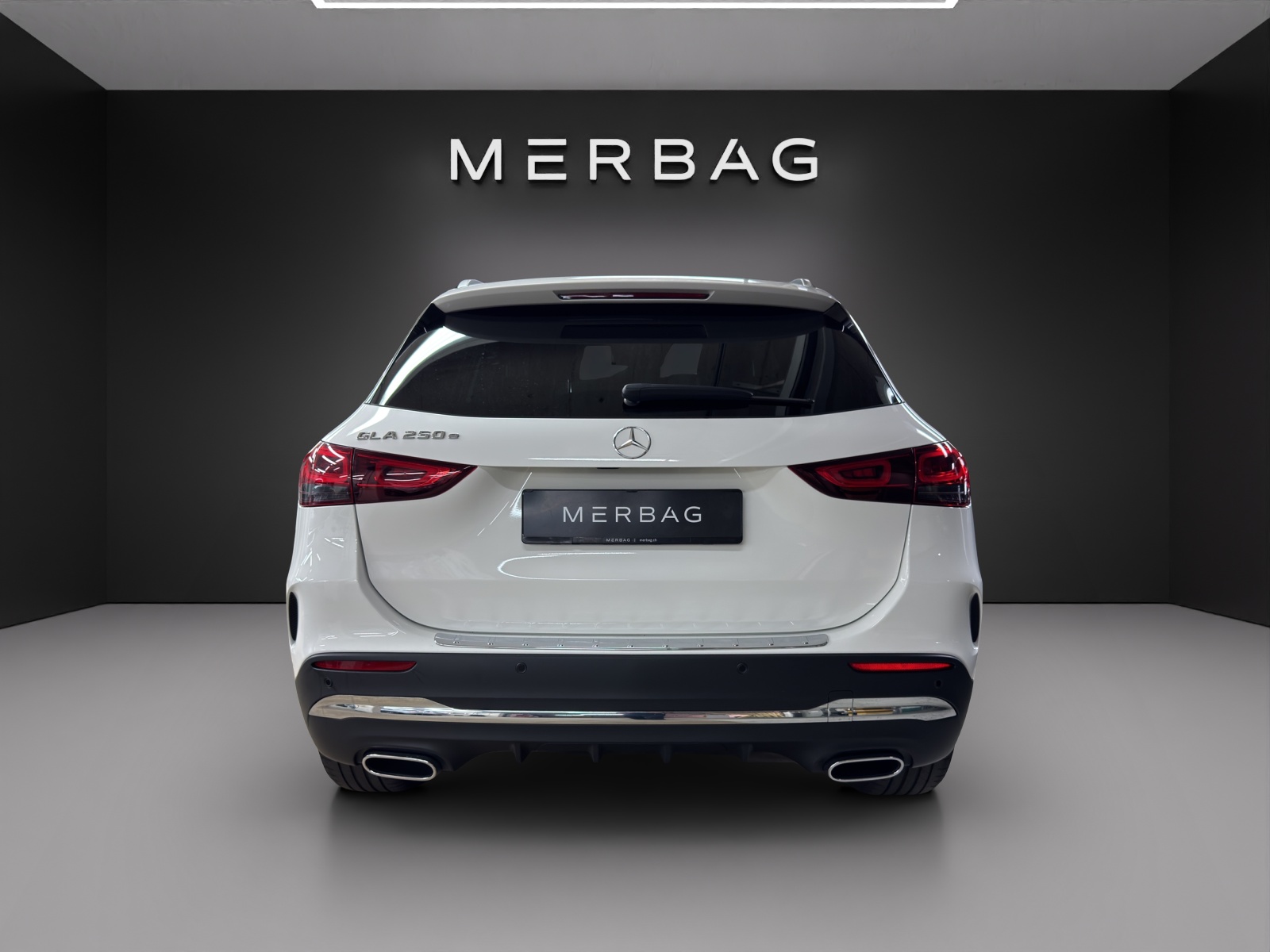 MERCEDES-BENZ GLA 250e AMG Line 8G-DCT-image-3