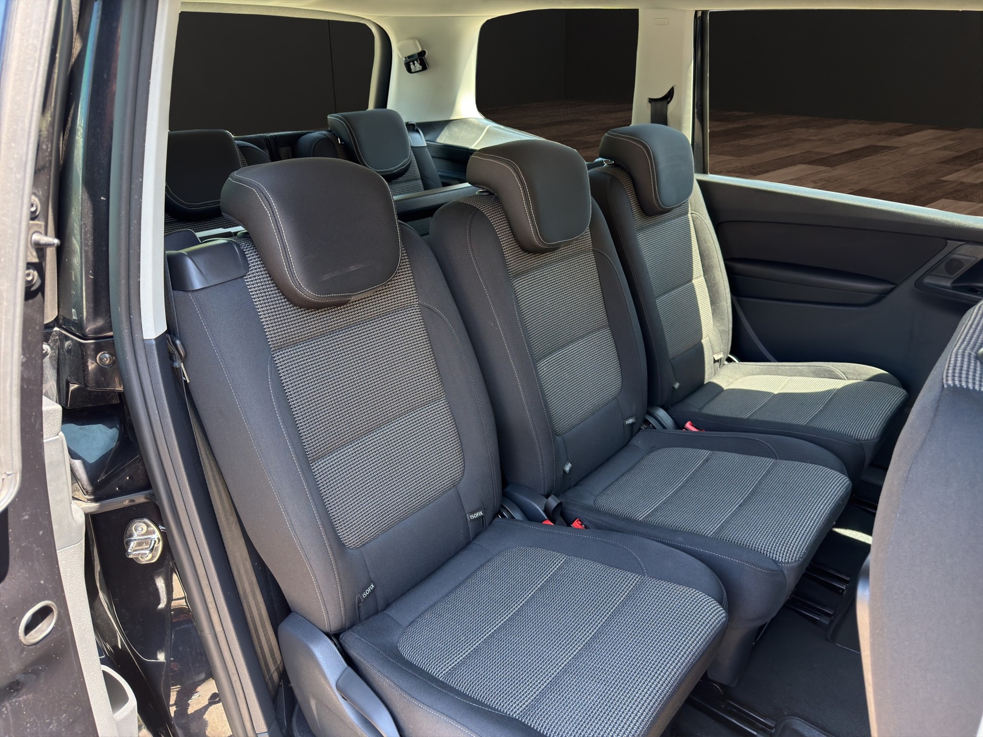 VW Sharan 2.0 TDI BMT Comfortline DSG 7 Plätze-image-15