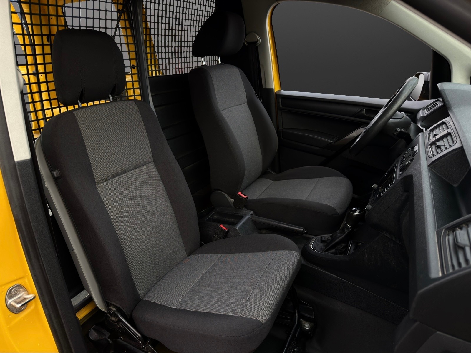 VW Caddy 2.0TDI 4Motion BlueMotion Technology mit 122 PS-image-8
