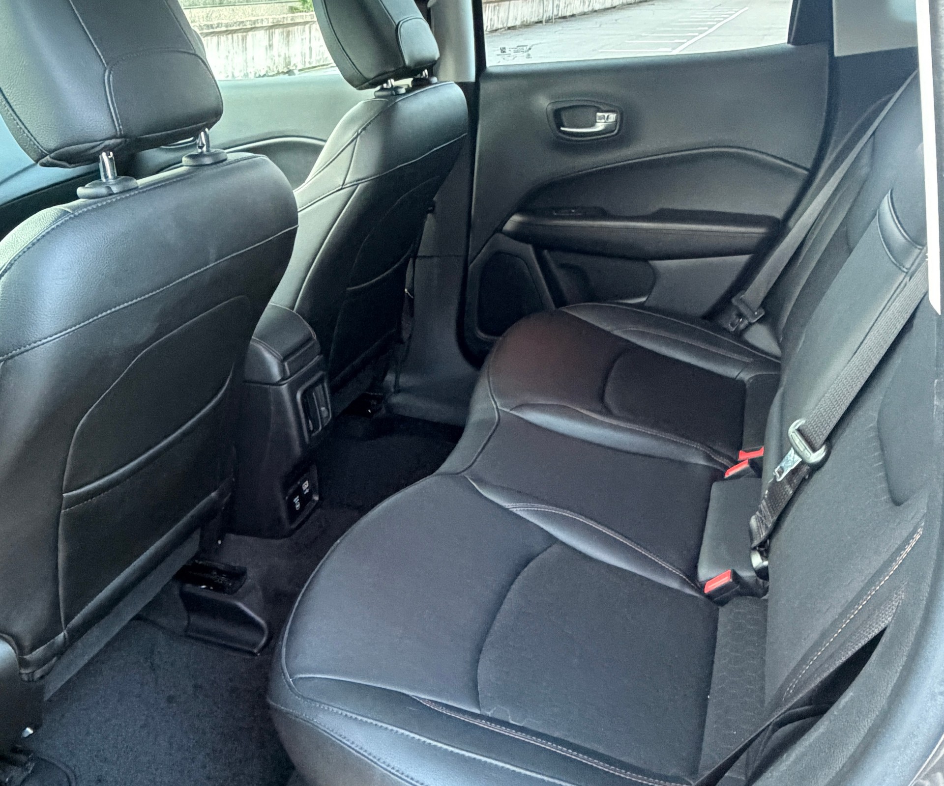 JEEP Compass 4x2 1.3 Turbo Limited DKG-image-11