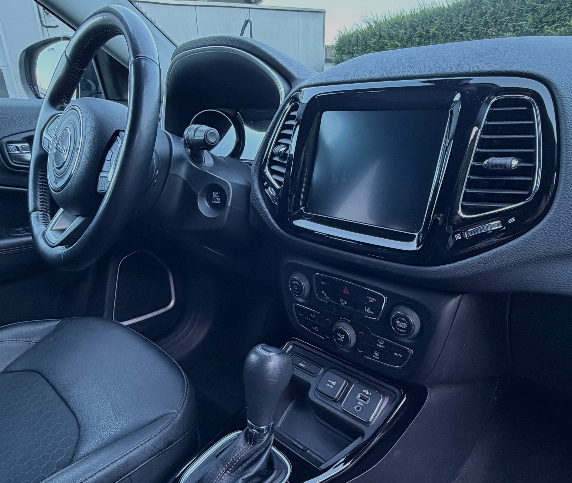 JEEP Compass 4x2 1.3 Turbo Limited DKG-image-8