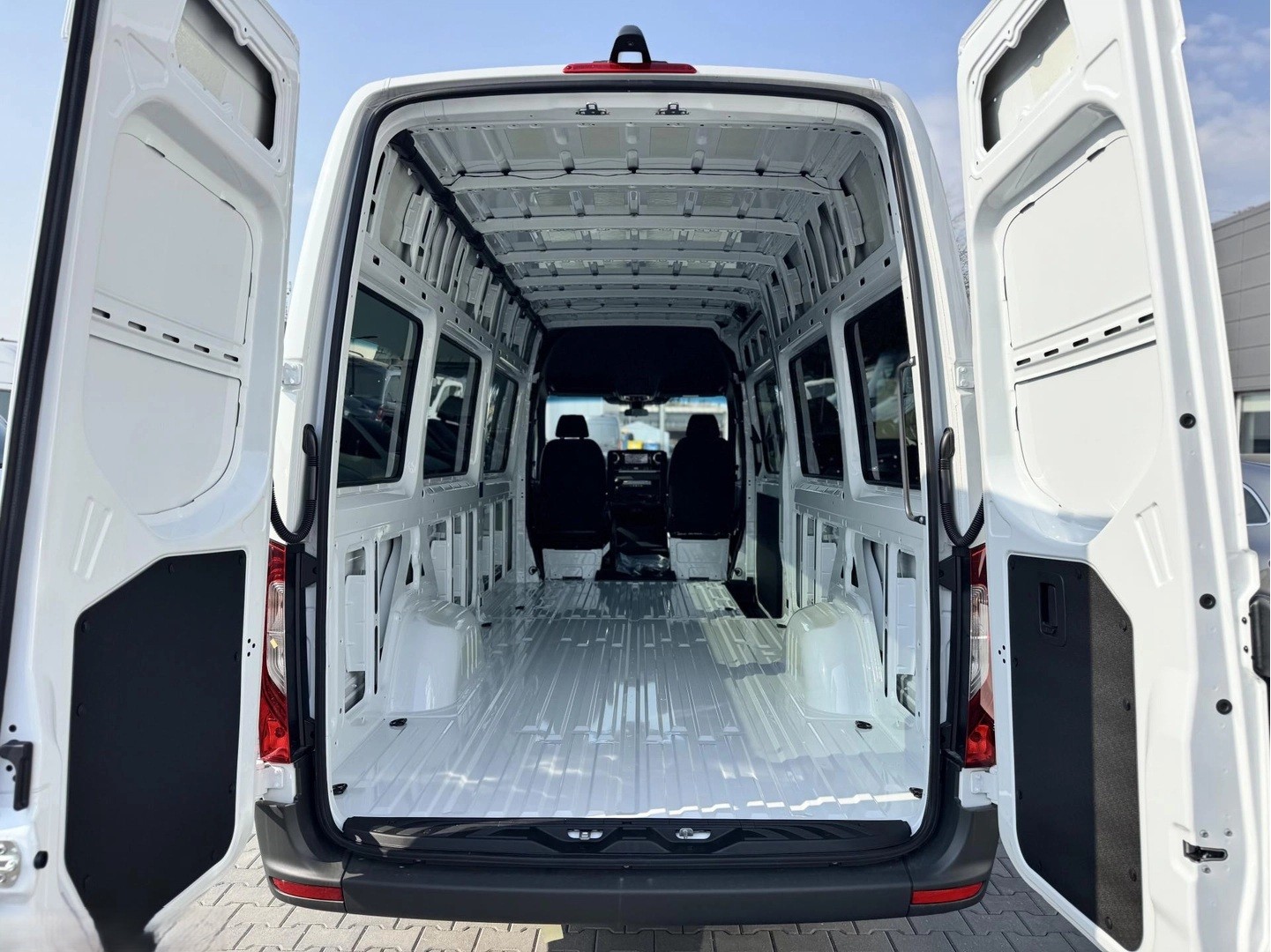 MERCEDES-BENZ Sprinter 317 CDI Lang Kastenwagen-image-3