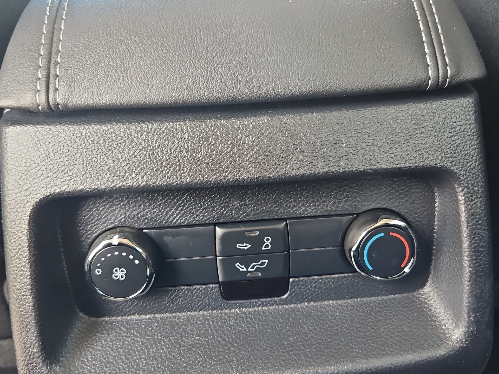 FORD Galaxy 2.0 TDCi Titanium AWD Automatic-image-5