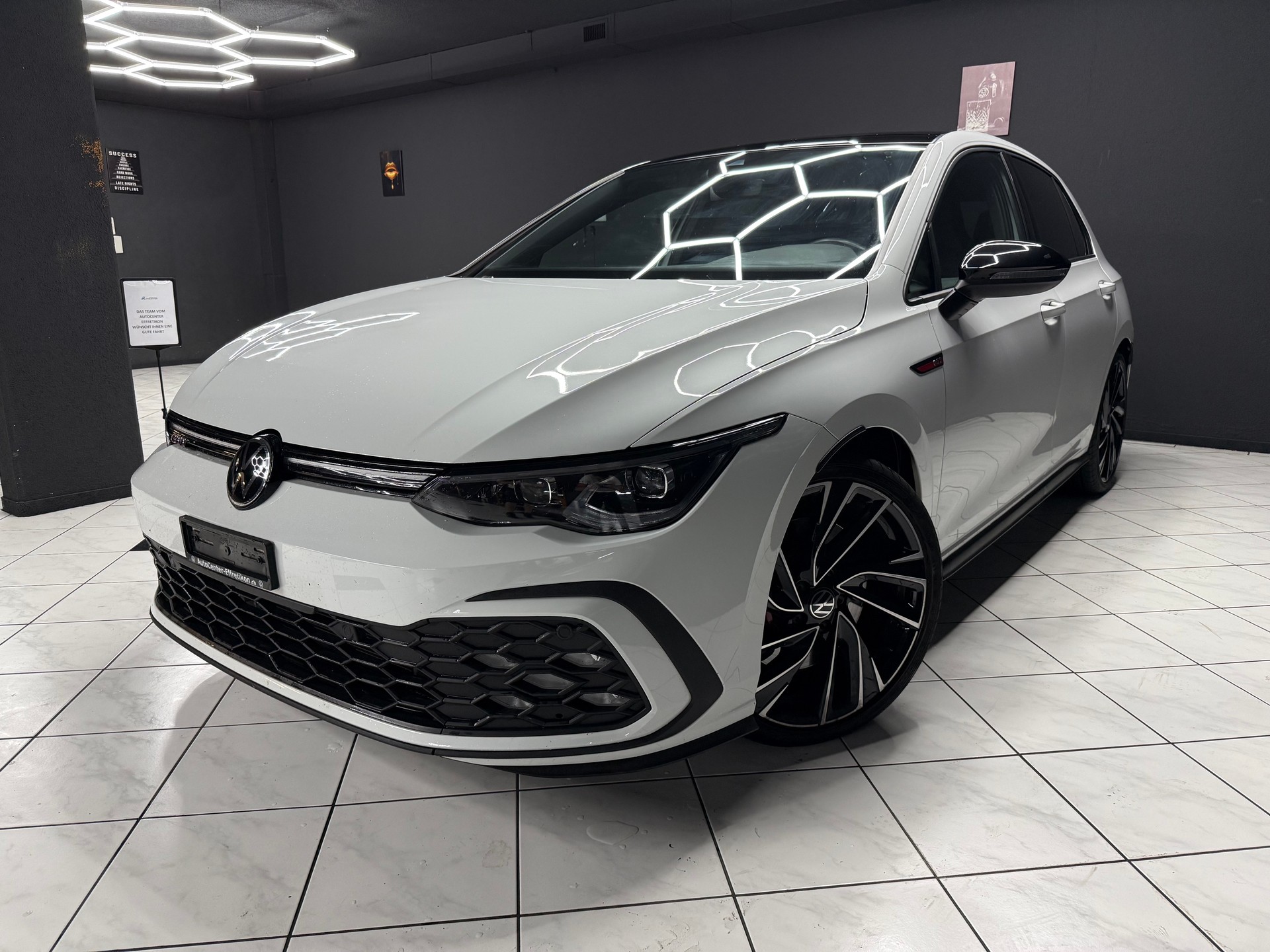 VW Golf 2.0 TSI GTI DSG-image-1