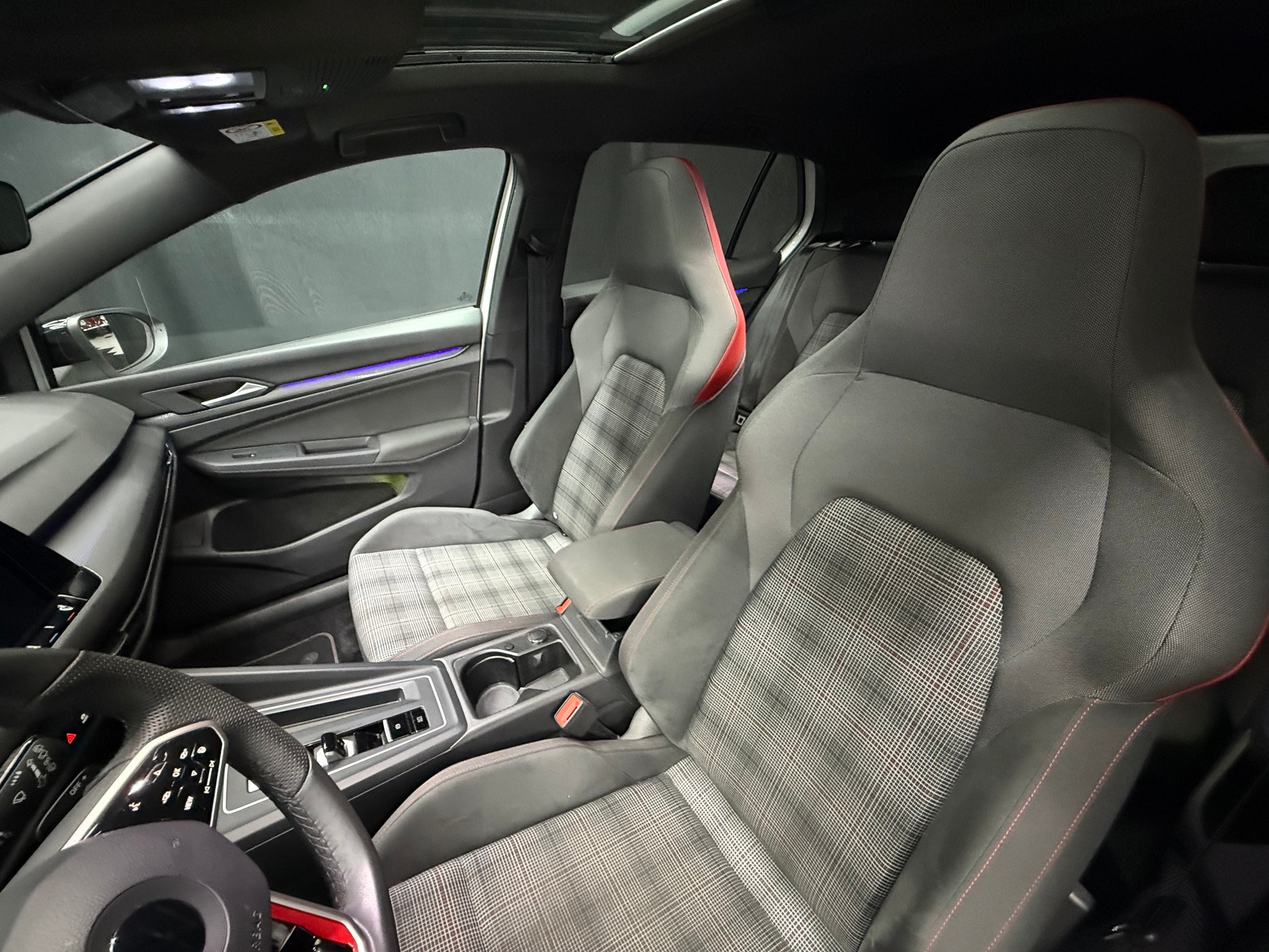 VW Golf 2.0 TSI GTI DSG-image-12