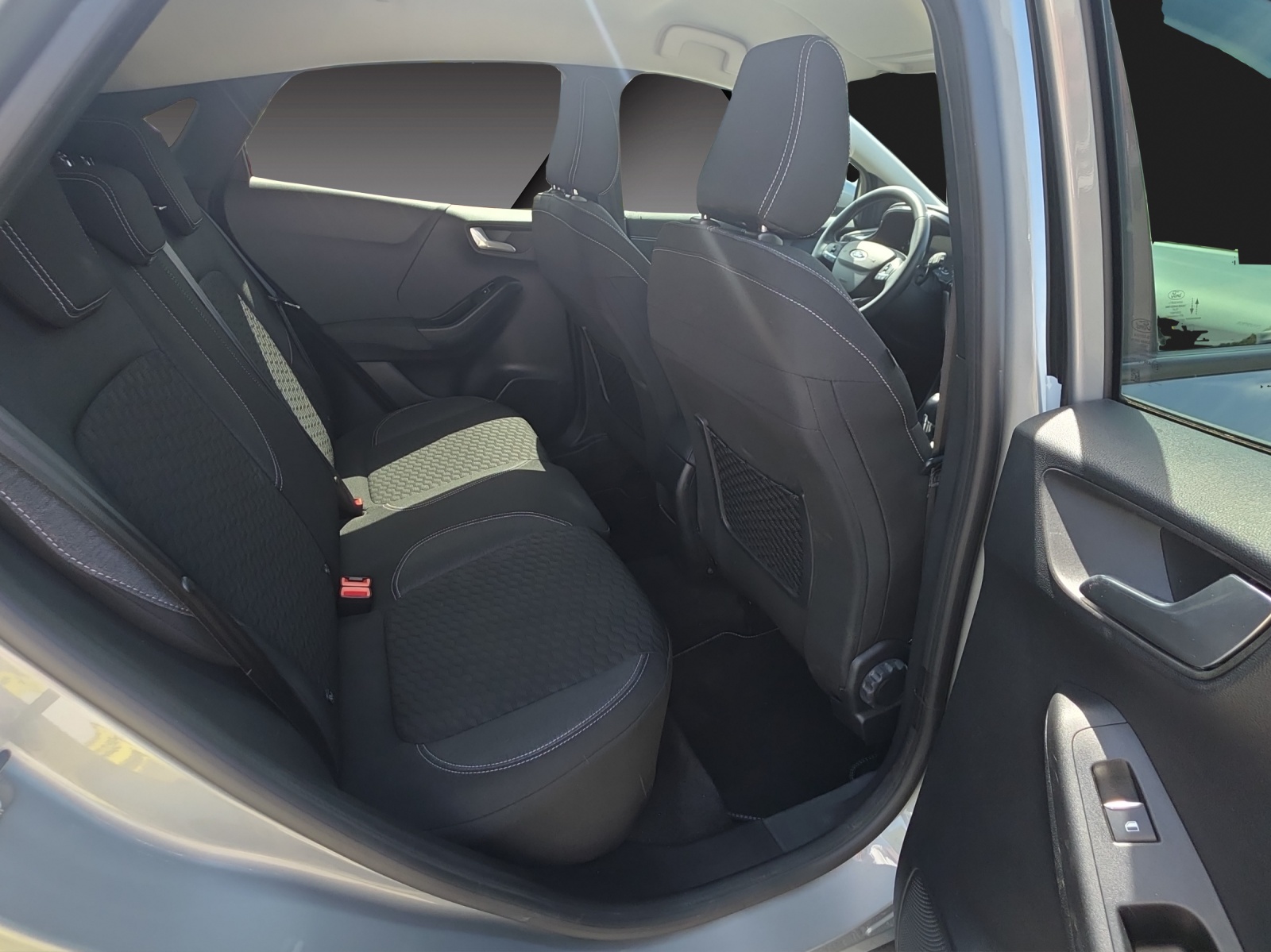 FORD Puma 1.0 MHEV Titanium Automat-image-17