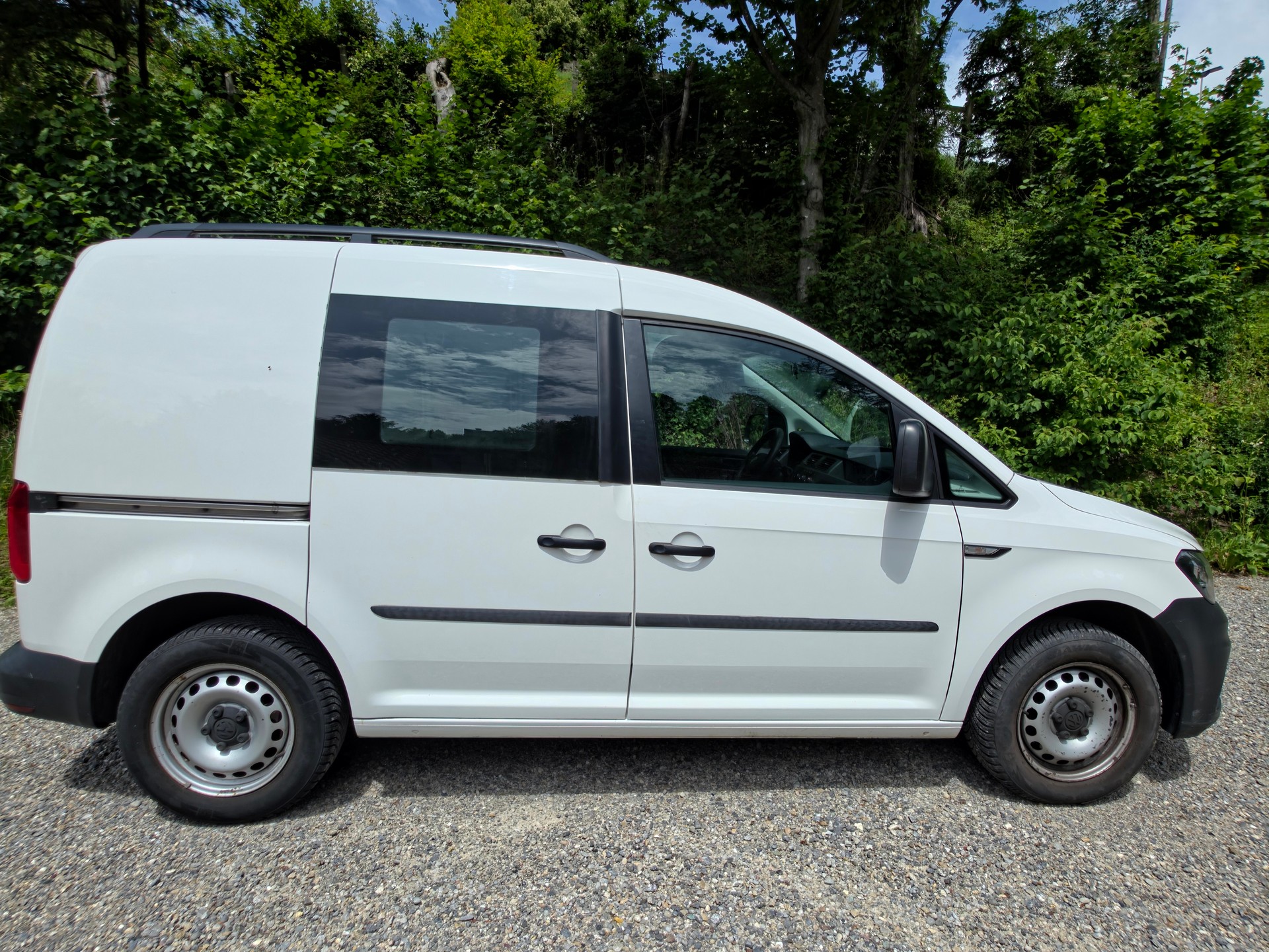 VW Caddy 2.0TDI BlueMotion Technology | ab MFK | Klima | Navi-image-3