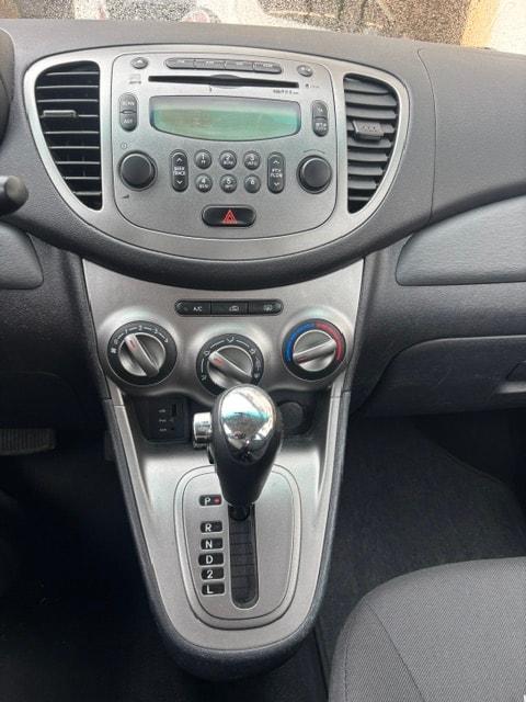 HYUNDAI i10 1.2 Style Automatic-image-3