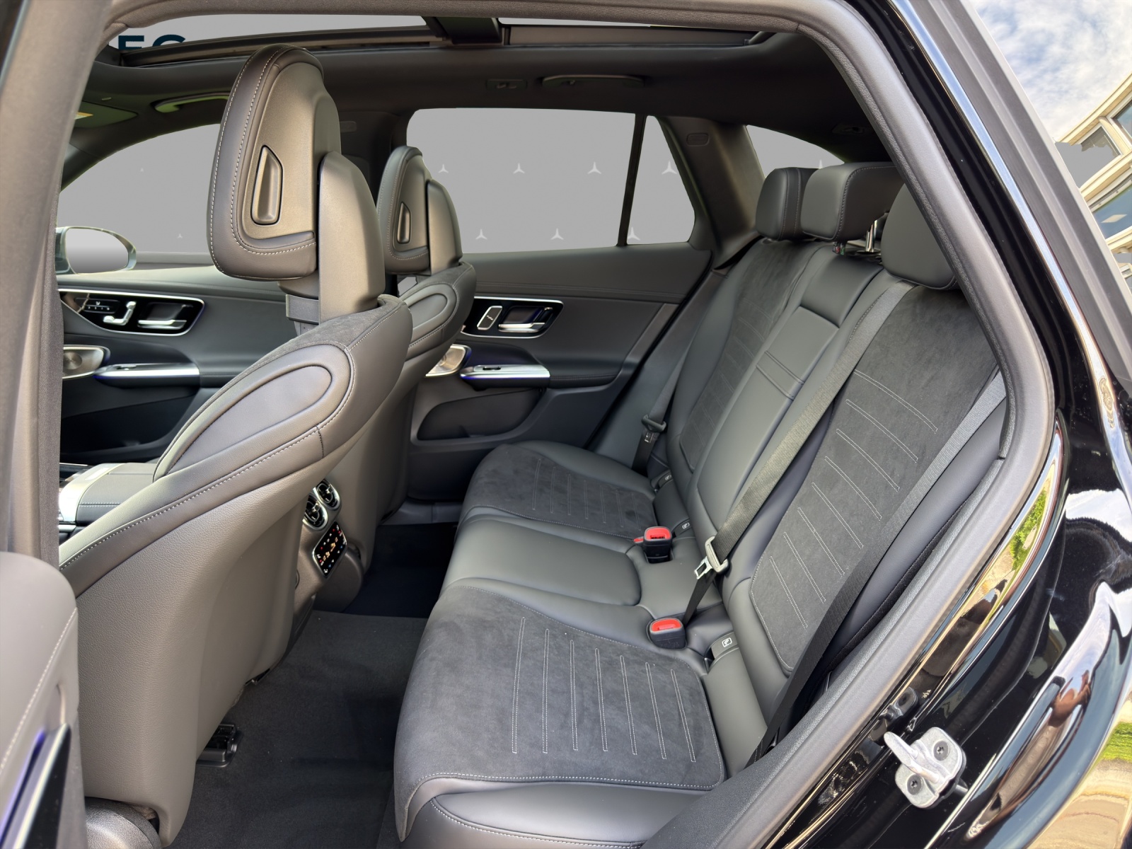 MERCEDES-BENZ GLC 220 d 4Matic 9G-Tronic-image-11