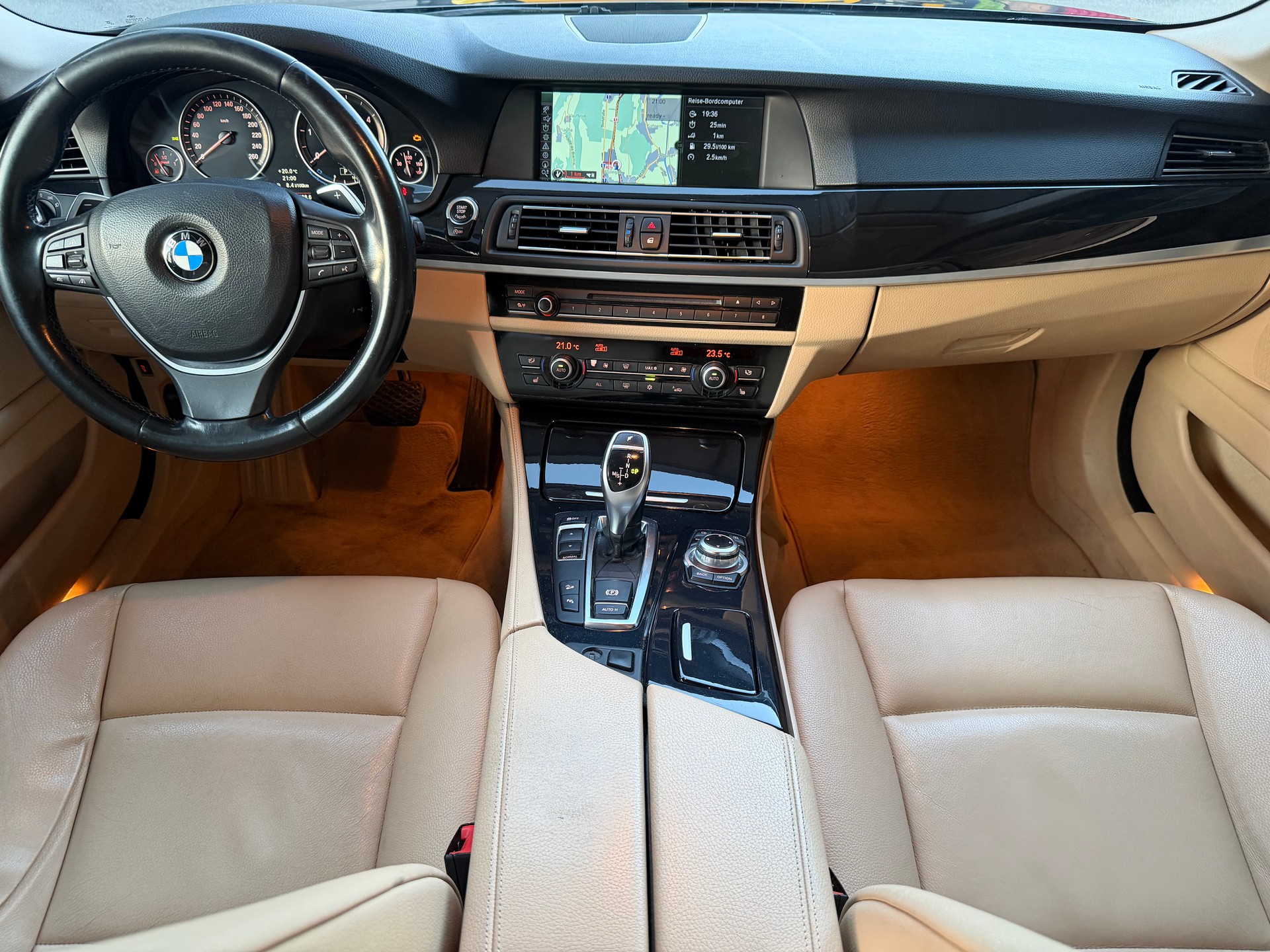 BMW 530d xDrive Touring Steptronic-image-10