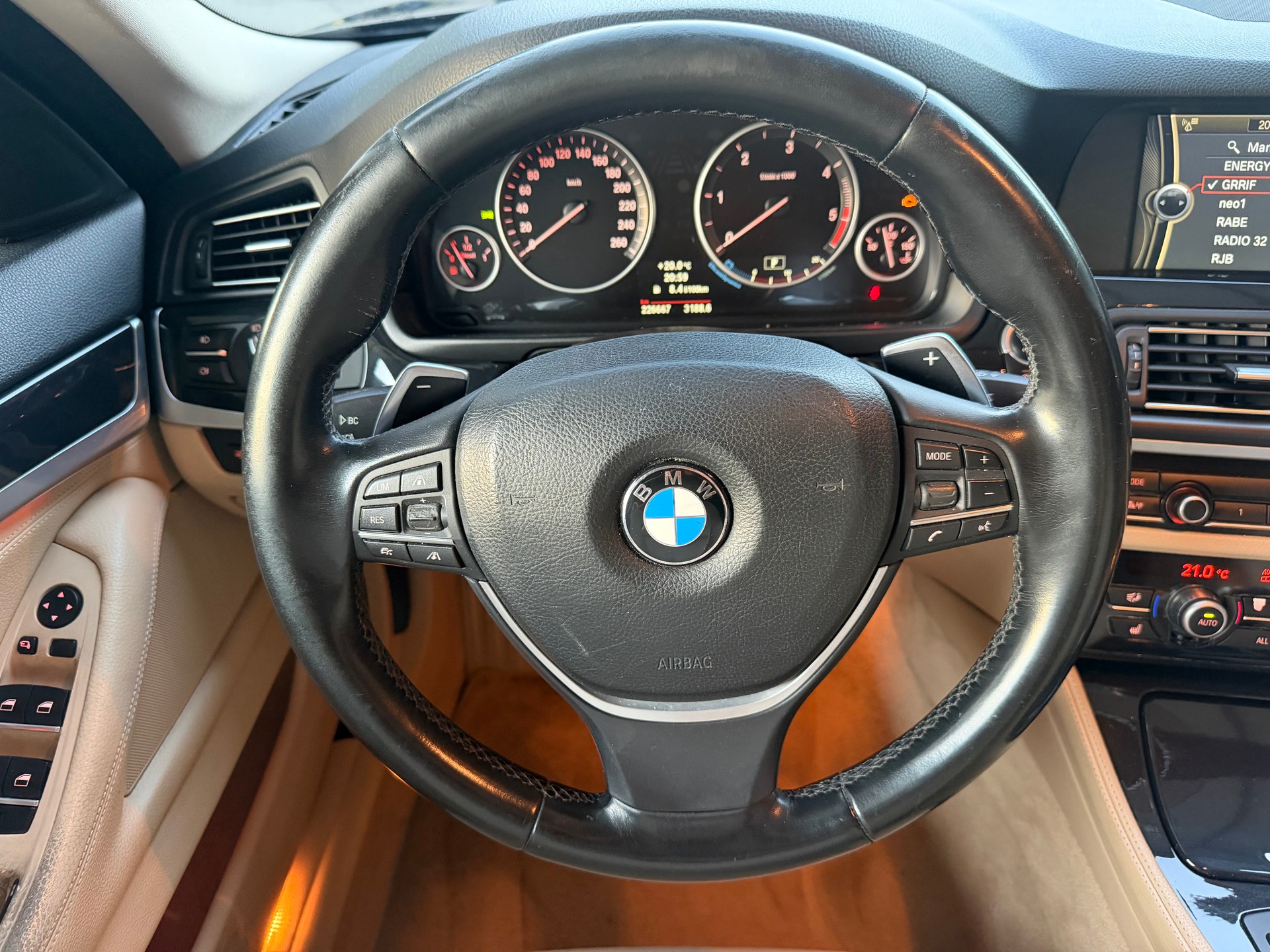 BMW 530d xDrive Touring Steptronic-image-9