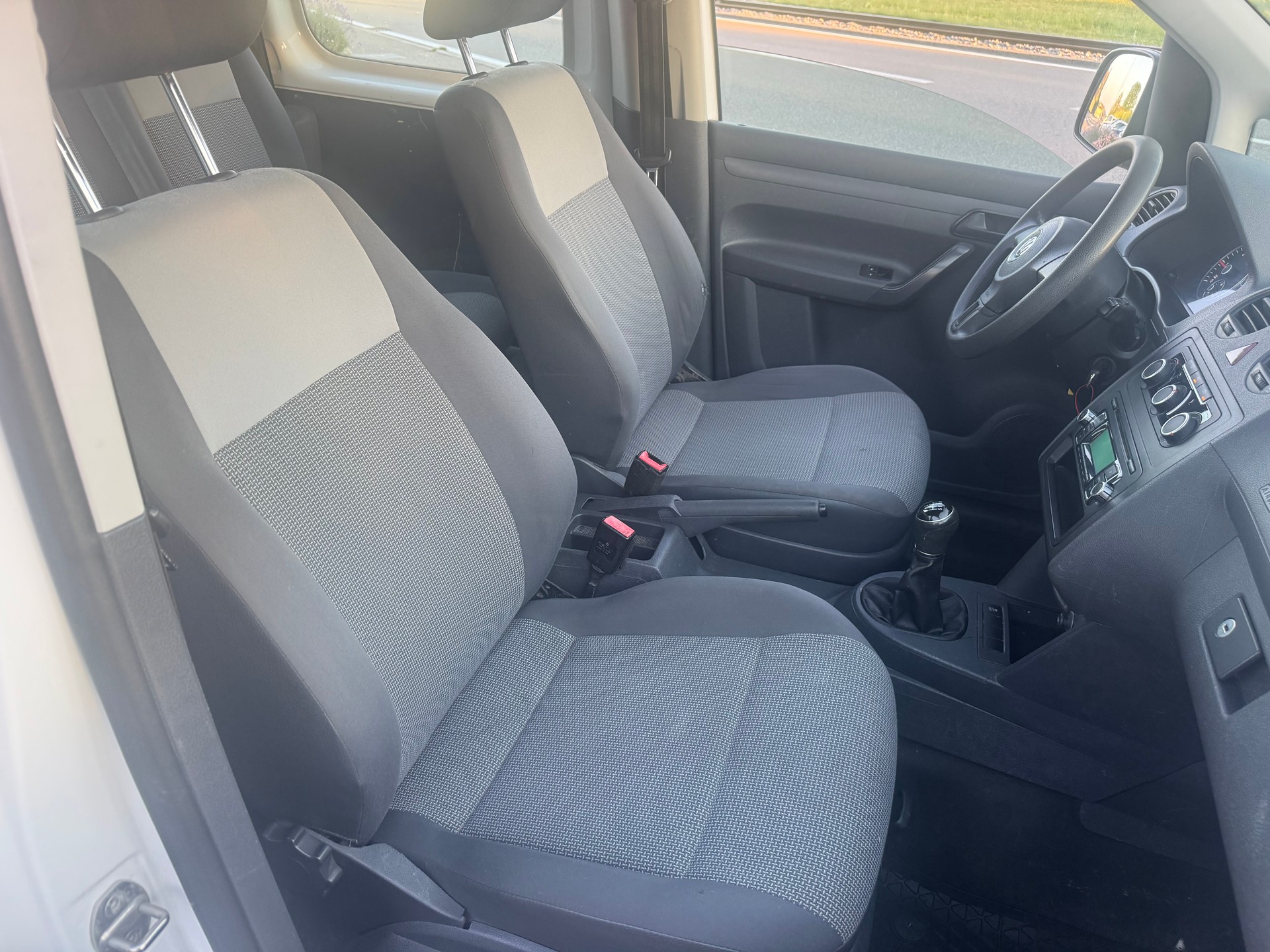 VW Caddy 2.0 TDI 4Motion-image-7