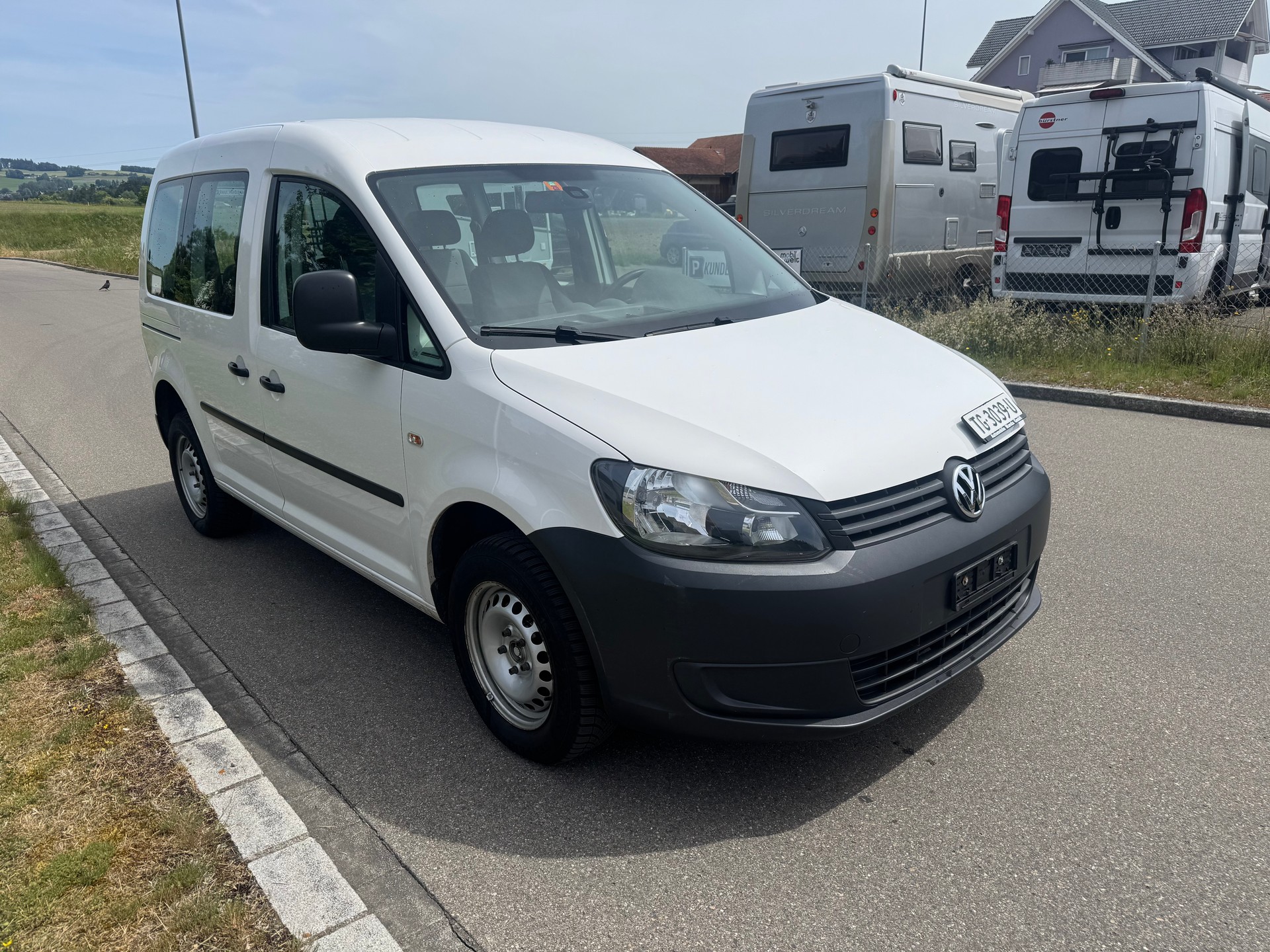VW Caddy 2.0 TDI 4Motion-image-1