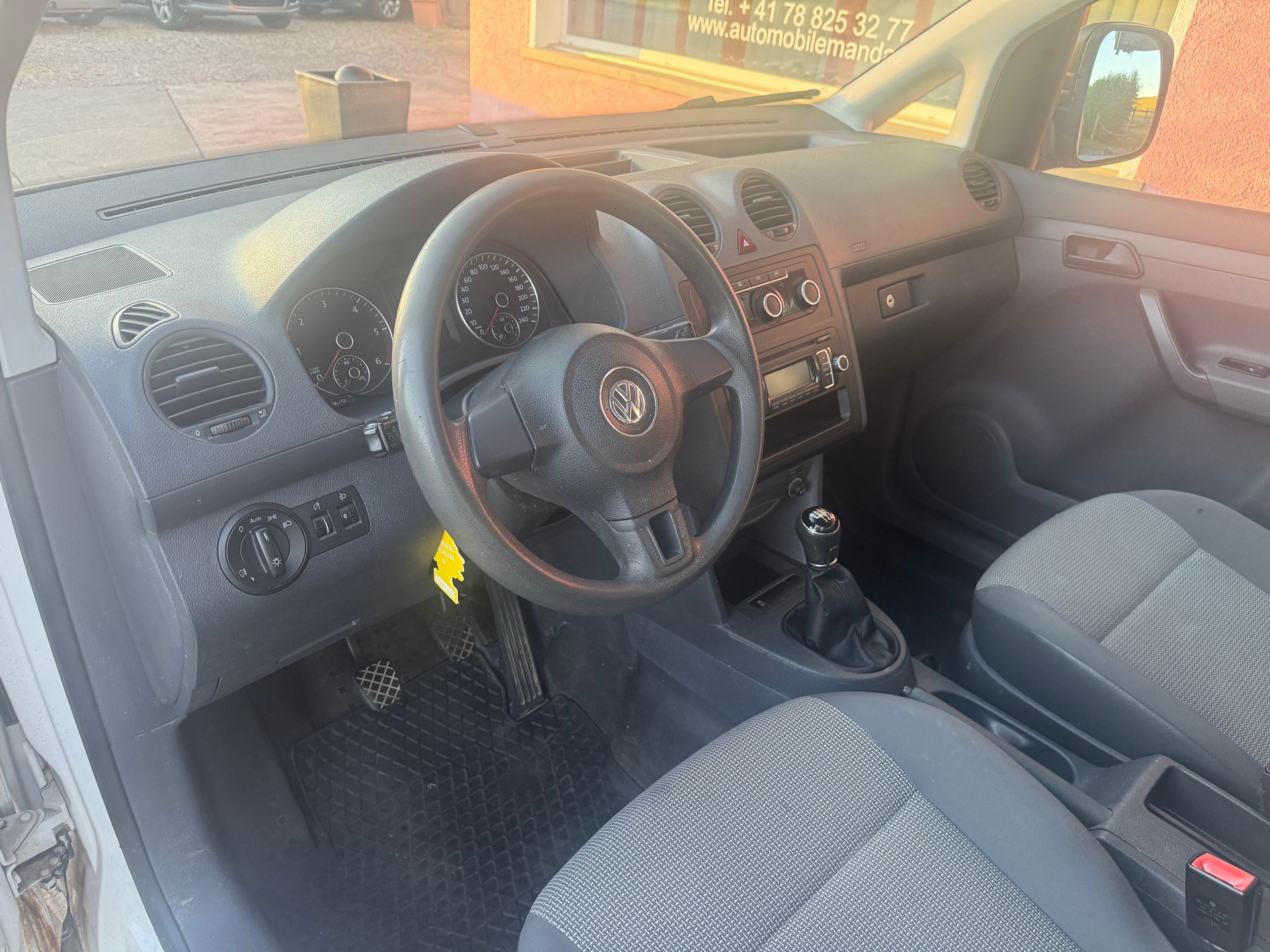 VW Caddy 2.0 TDI 4Motion-image-12