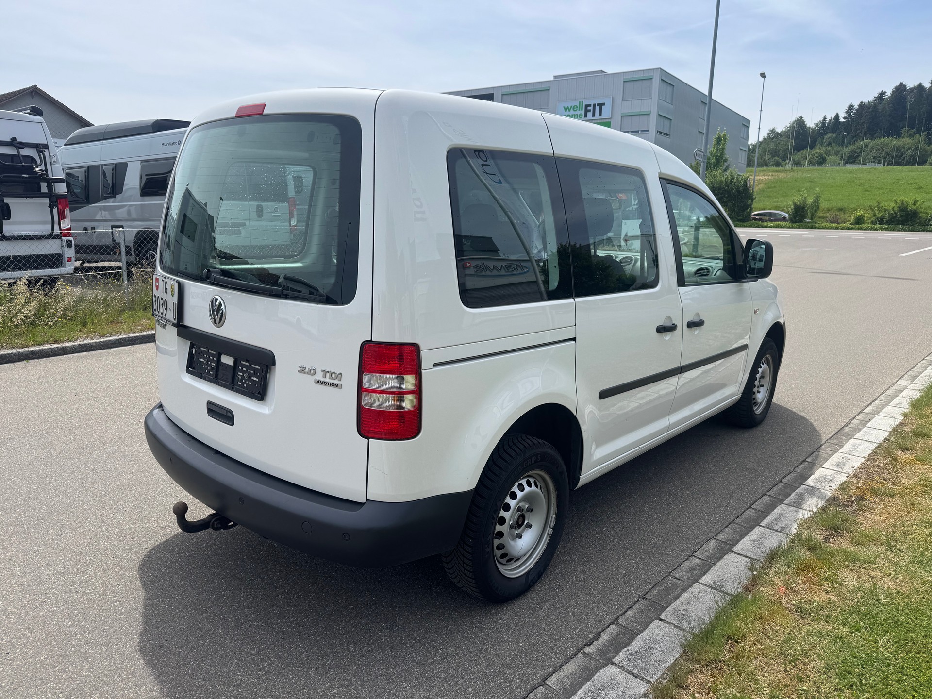 VW Caddy 2.0 TDI 4Motion-image-3