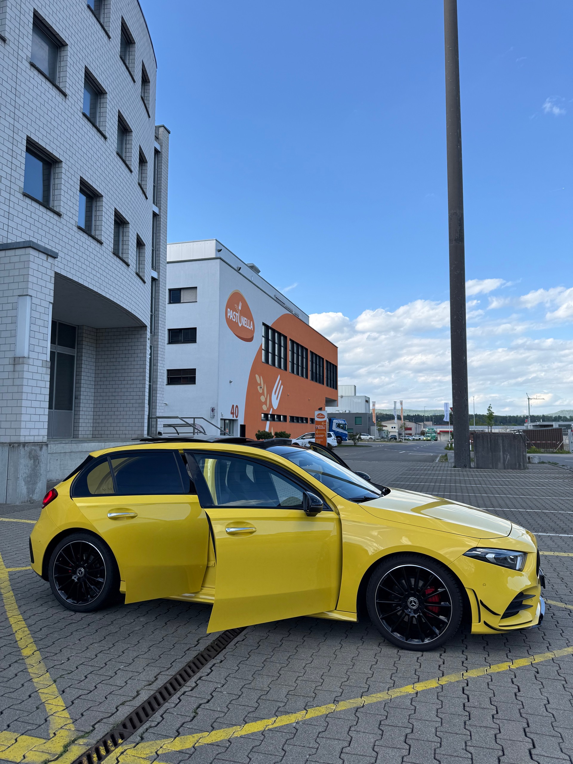 MERCEDES-BENZ A 180 Night Star AMG Line-image-2