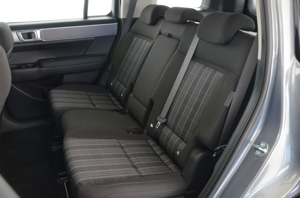 HYUNDAI Santa Fe 1.6 PHEV Premium 4WD-image-13