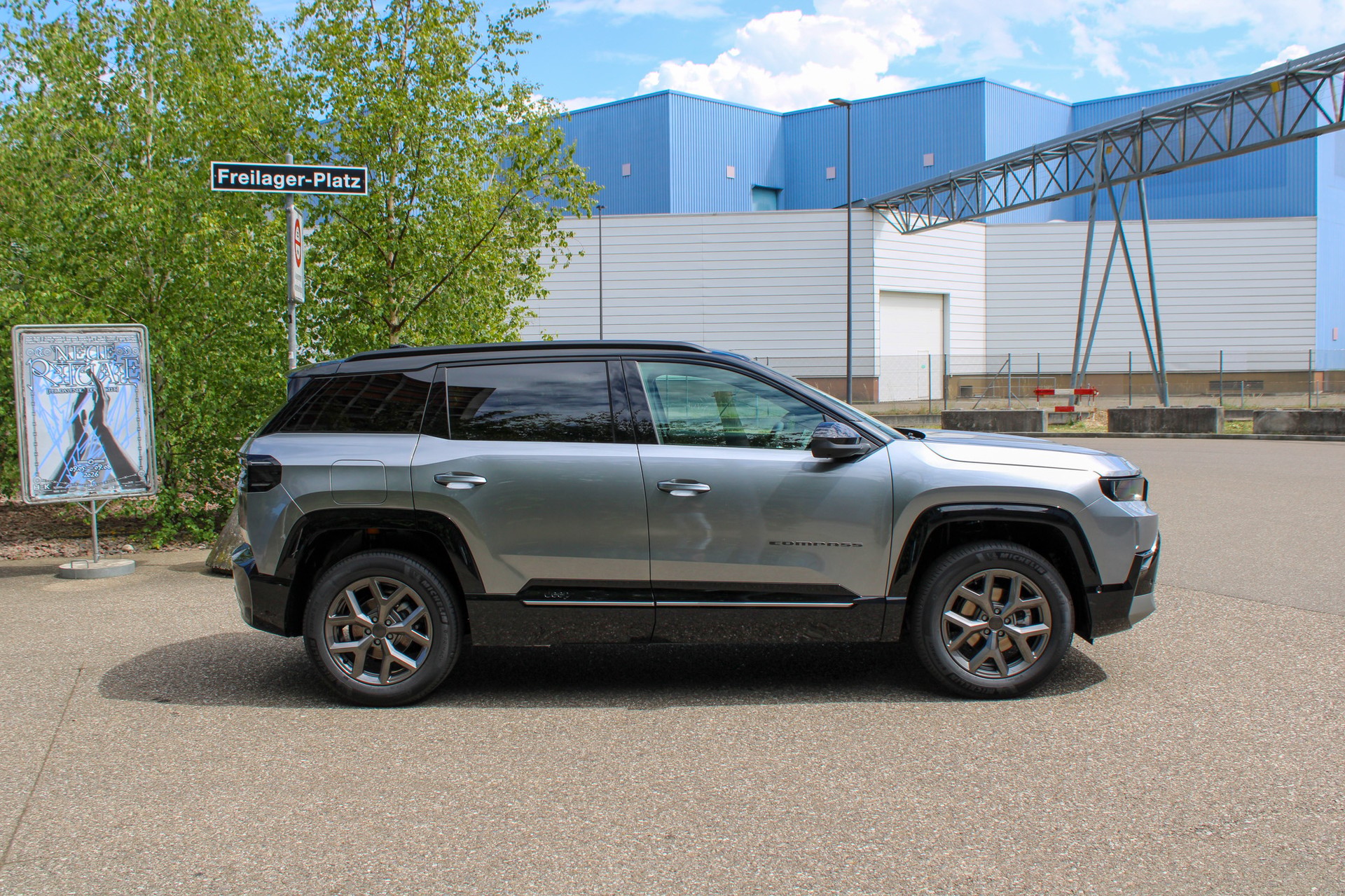 JEEP Compass 1.2 T e-Hybrid First Edition-image-4