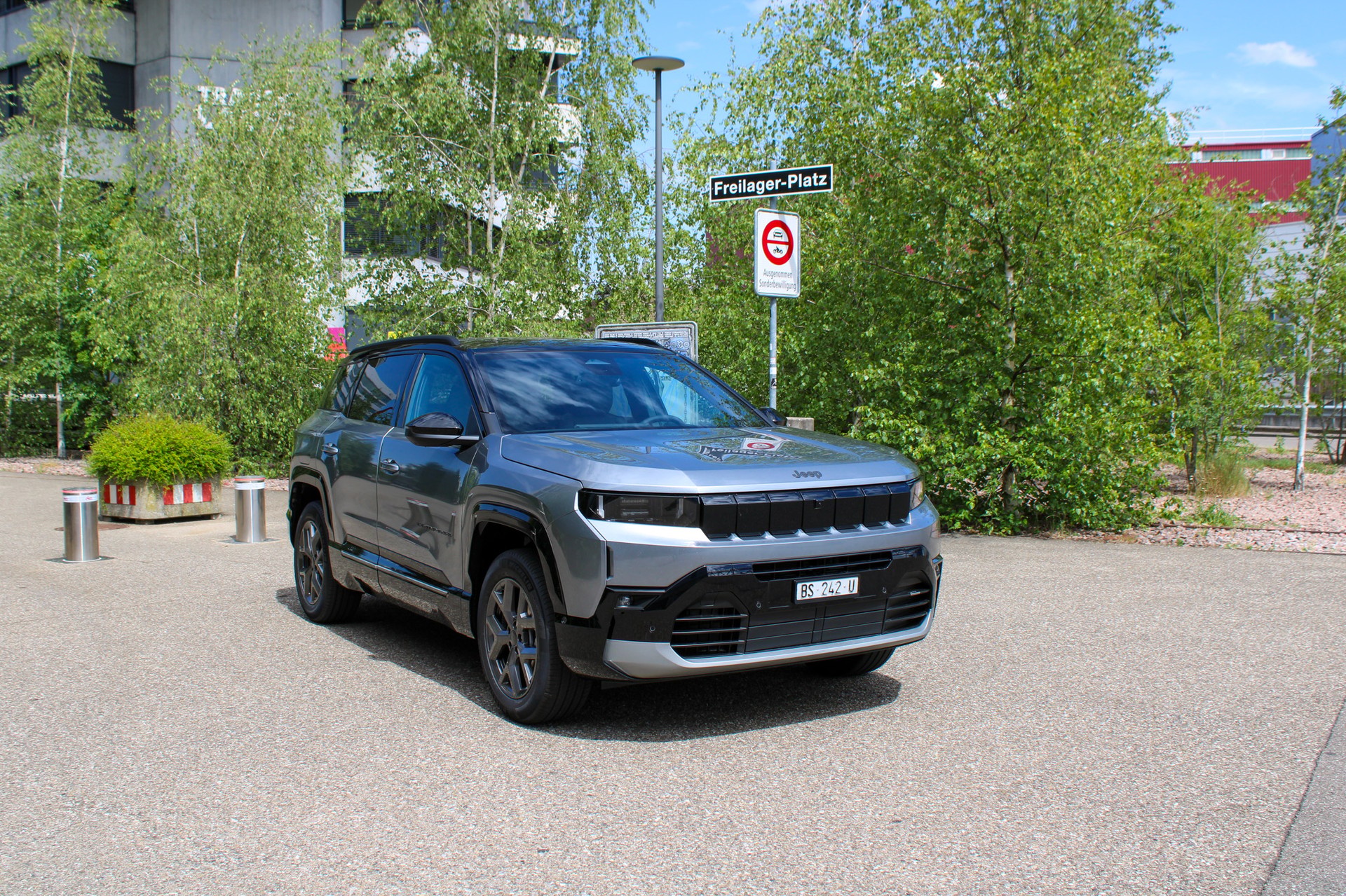 JEEP Compass 1.2 T e-Hybrid First Edition-image-1