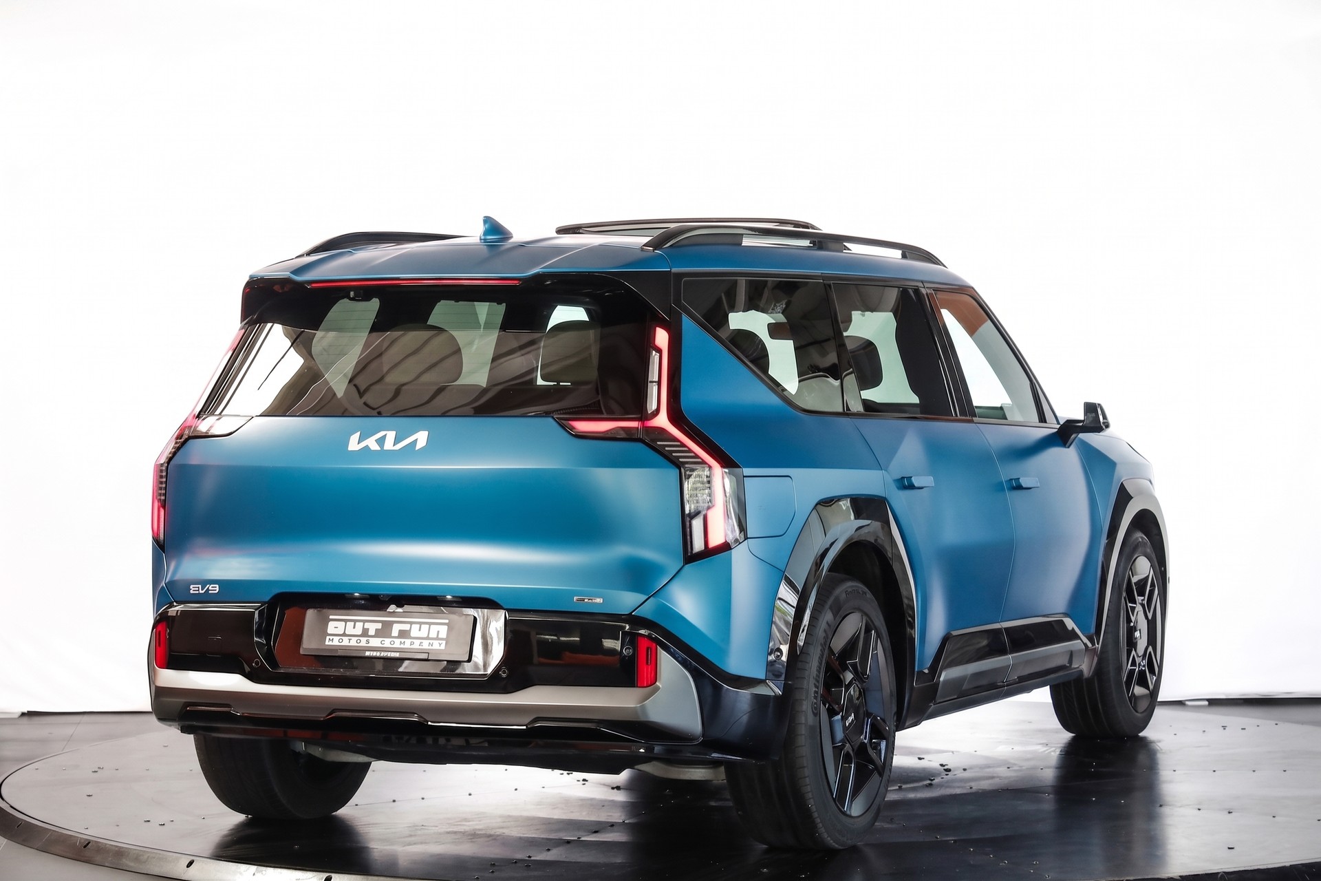KIA EV9 99,8 kWh GT-Line 4x4-showroom-element-3