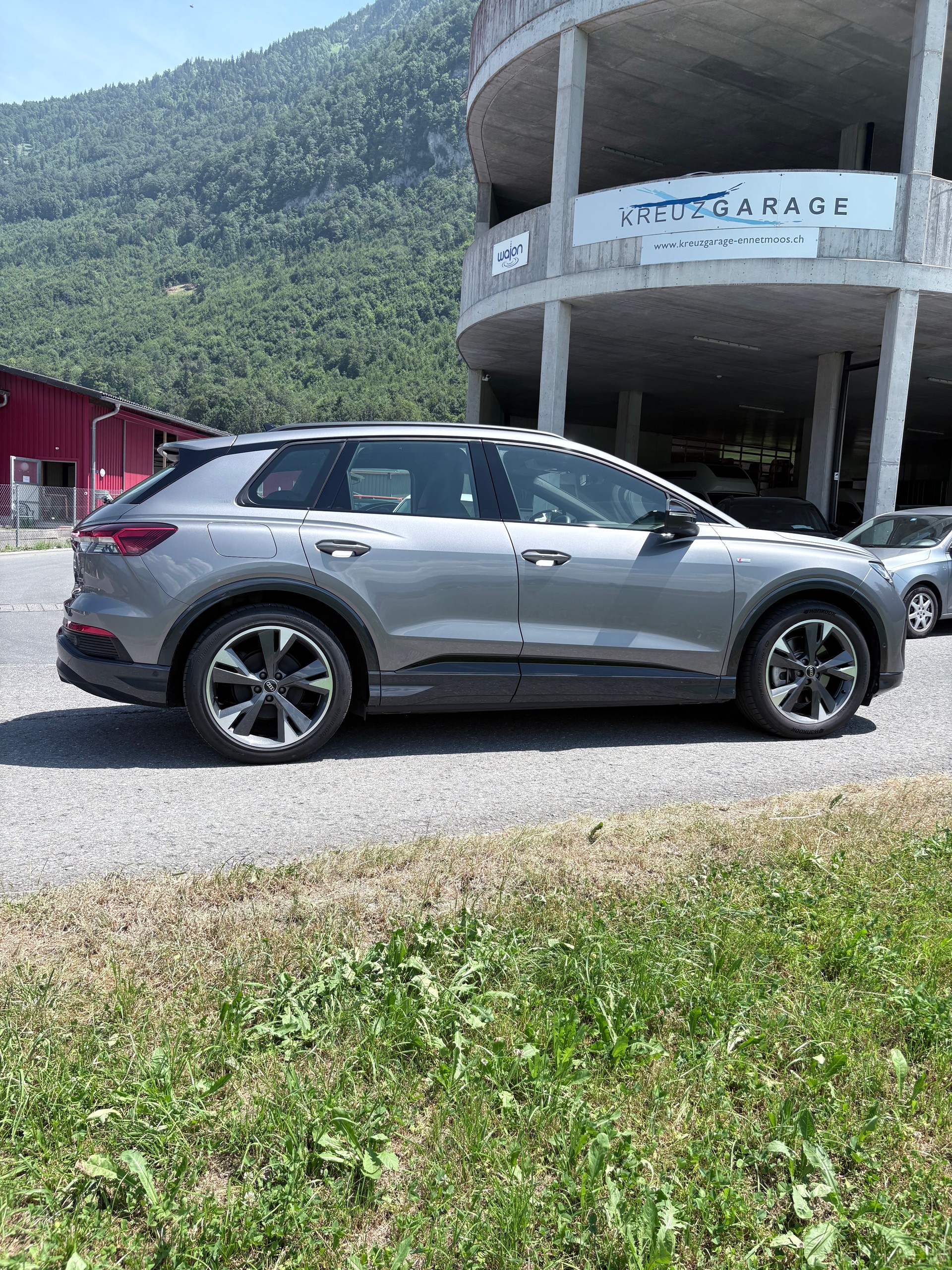 AUDI Q4 e-tron 45 Edition Swiss Ski quattro *inkl. Winterkomplettrad + Garantie*-image-3