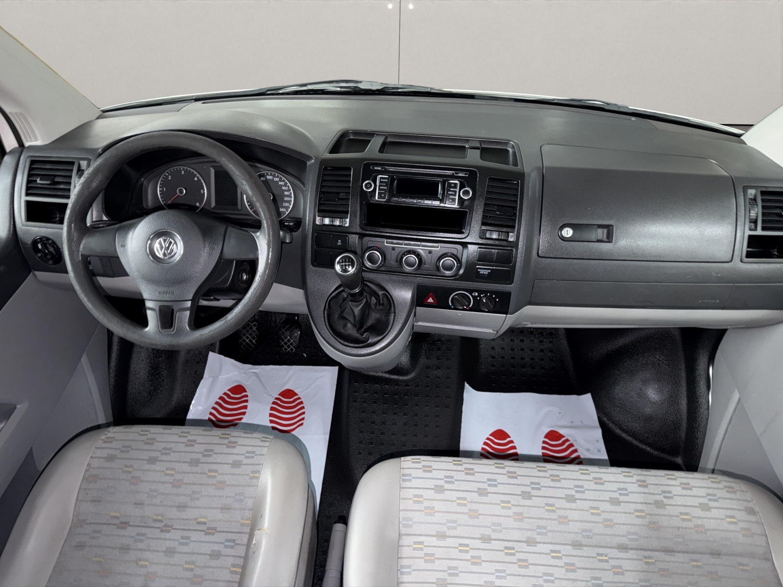 VW T5 2.0 TDI BMT ( 6 Plätzer / Sortimo Regale )-image-11