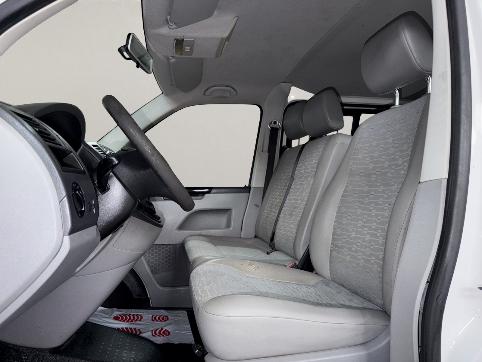 VW T5 2.0 TDI BMT ( 6 Plätzer / Sortimo Regale )-image-10