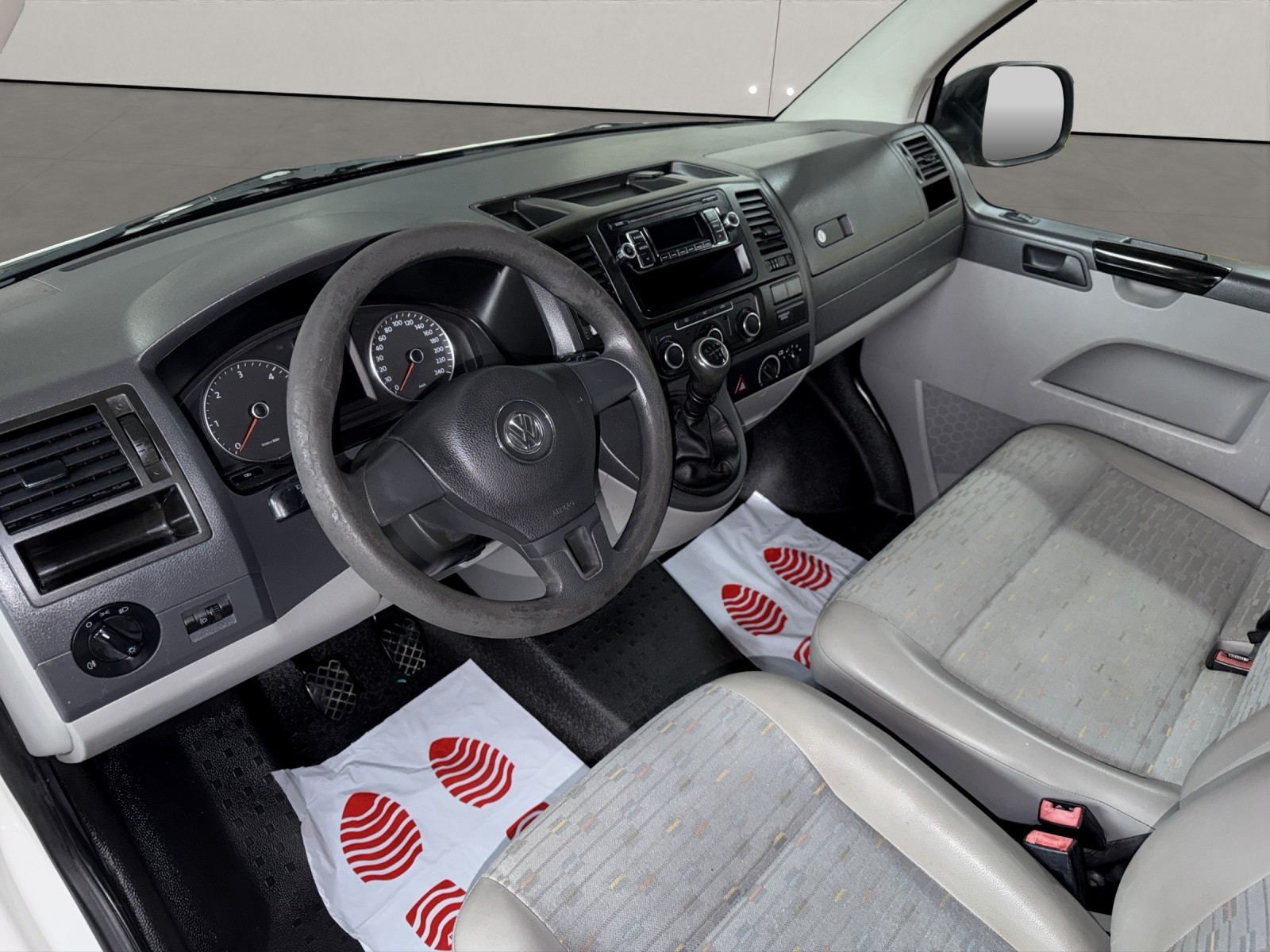 VW T5 2.0 TDI BMT ( 6 Plätzer / Sortimo Regale )-image-9