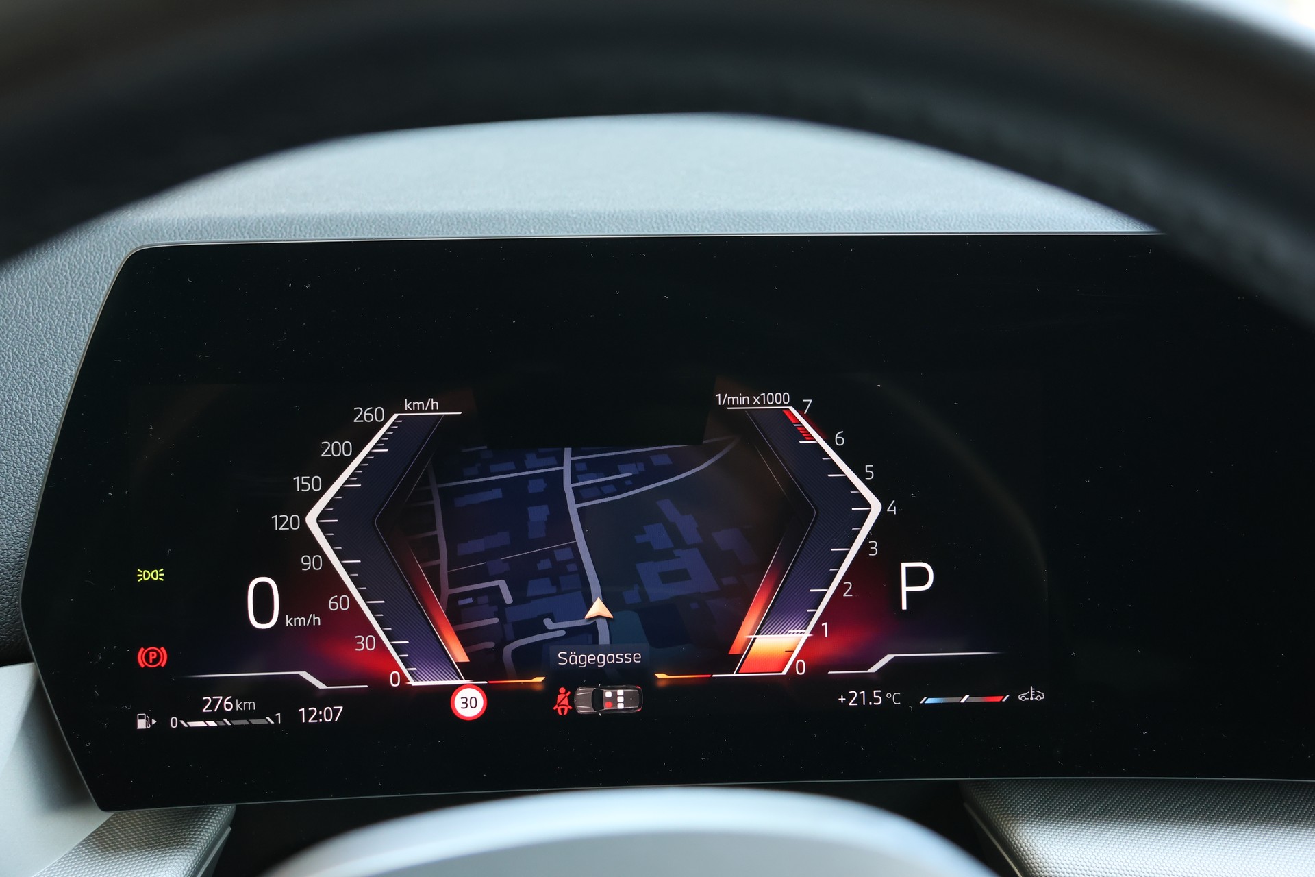 BMW X1 sDrive 20i 48V-image-24