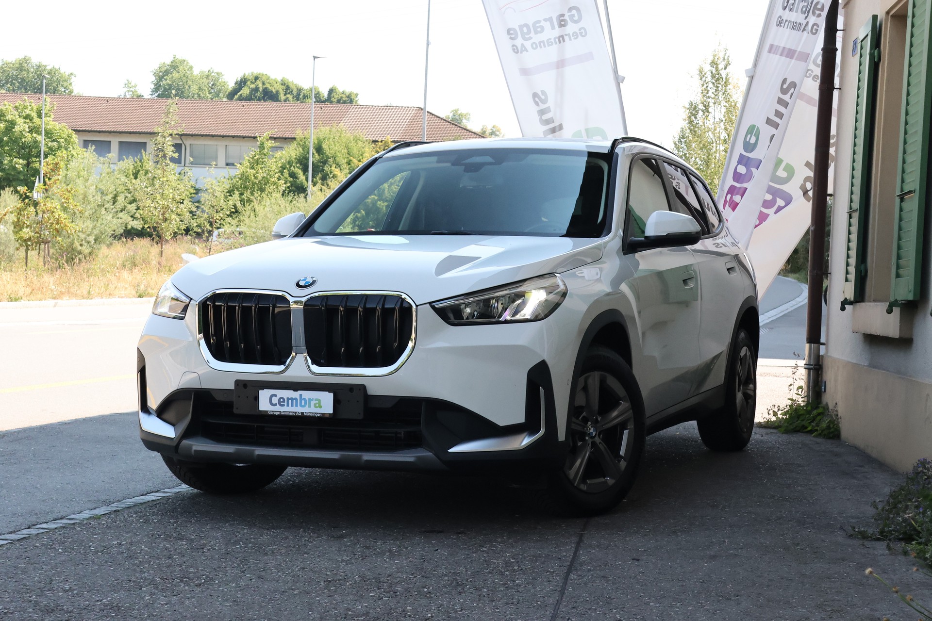 BMW X1 sDrive 20i 48V-image-0
