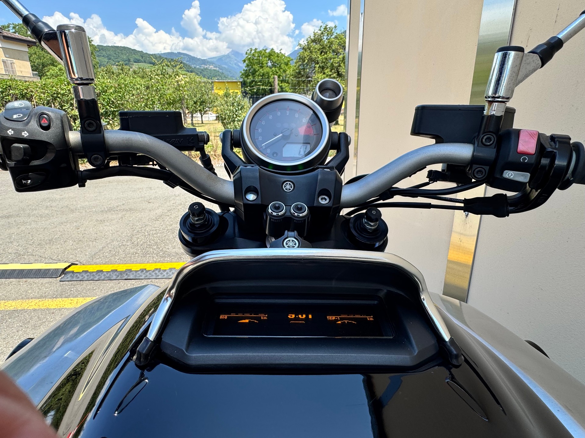 YAMAHA V-MAX-image-4