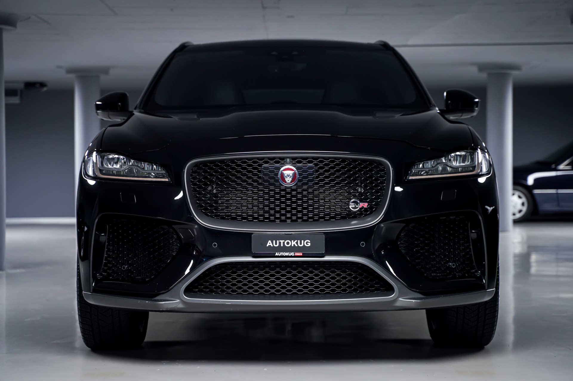 JAGUAR F-Pace 5.0 V8 SVR AWD Automatik-image-1